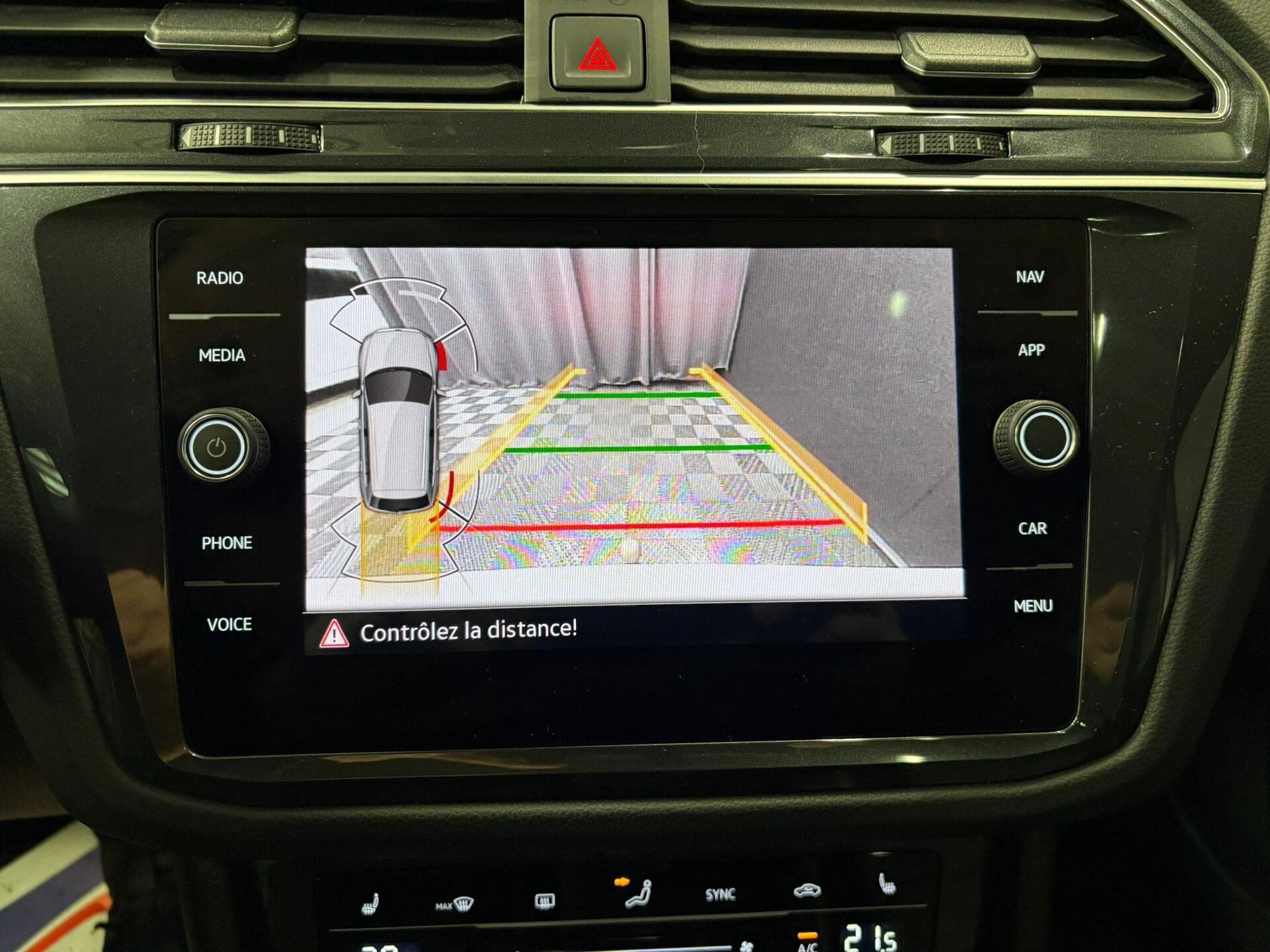 VW Tiguan 2.0 TDI 200 Elegance 4Motion DSG7 (2021) - Foto 12
