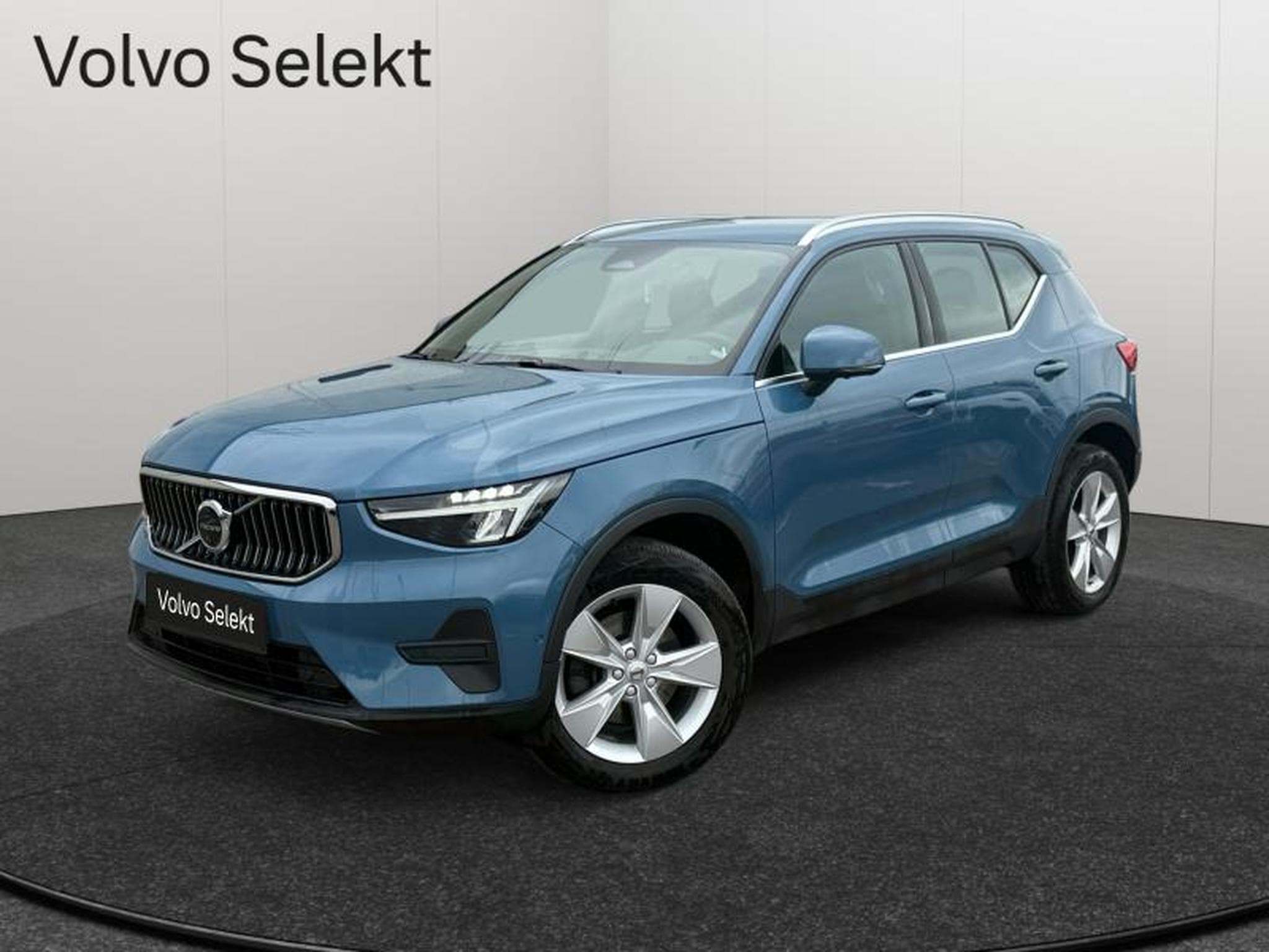 Volvo XC40 B3 Plus Bright Mild Hybrid (2022) - Foto 1