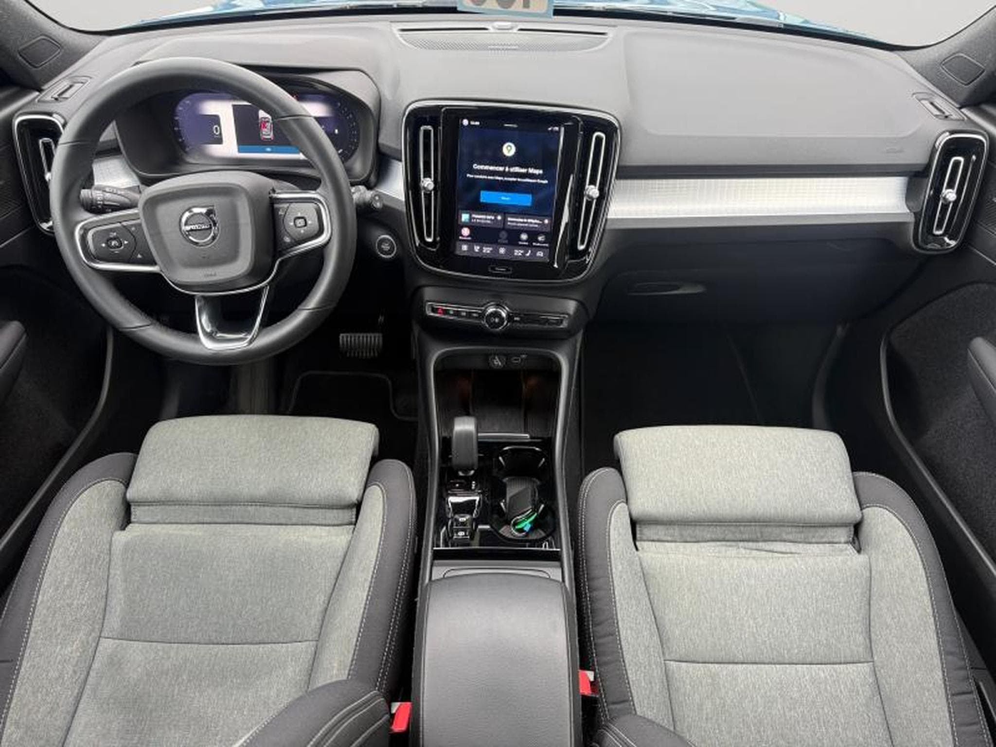 Volvo XC40 B3 Plus Bright Mild Hybrid (2022) - Foto 10
