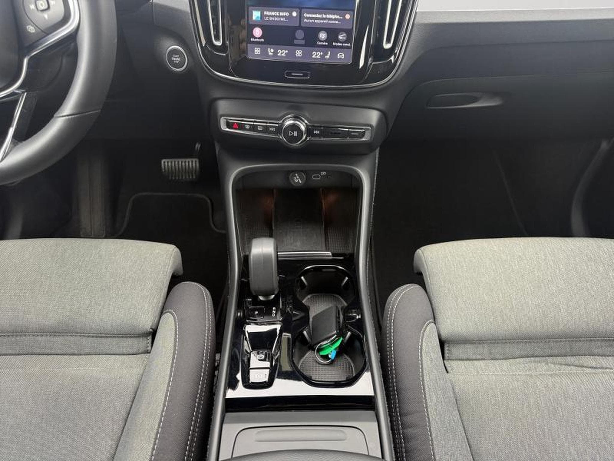 Volvo XC40 B3 Plus Bright Mild Hybrid (2022) - Foto 11