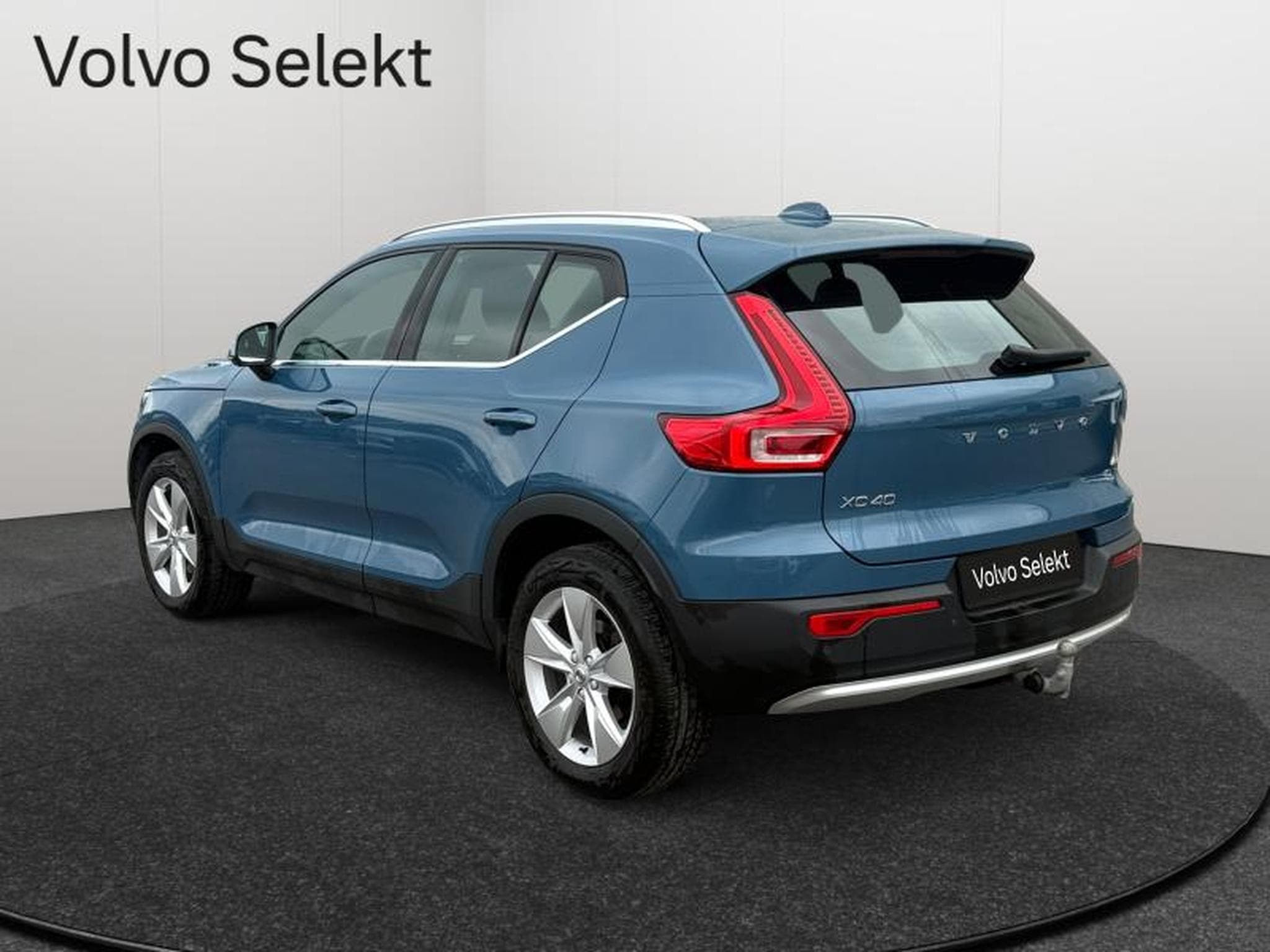 Volvo XC40 B3 Plus Bright Mild Hybrid (2022) - Foto 3