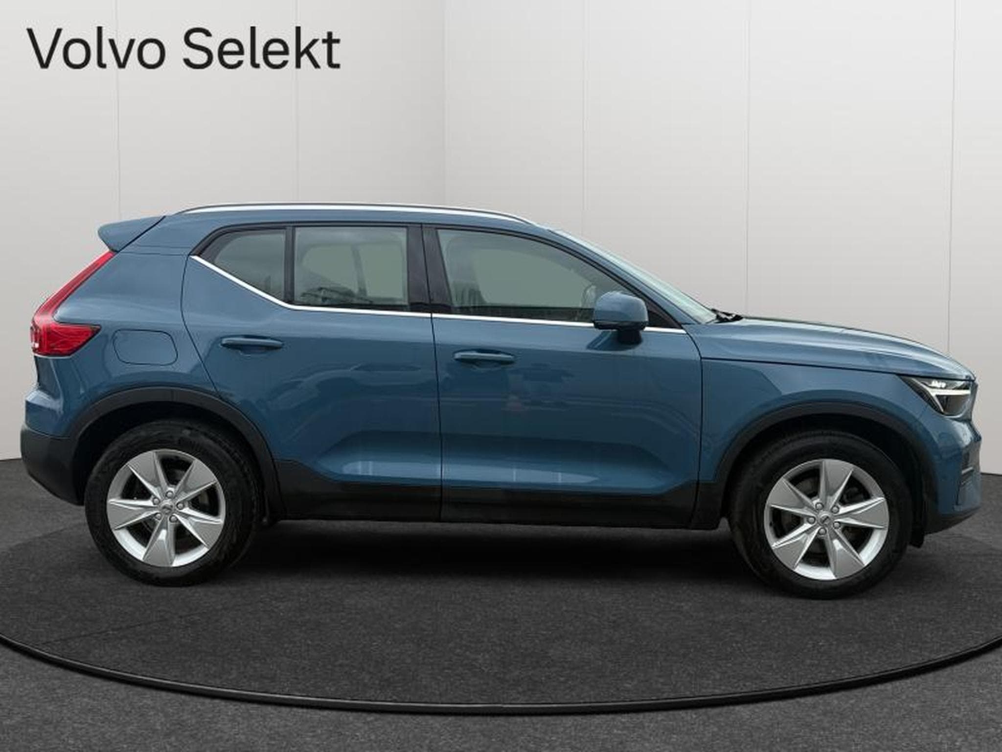 Volvo XC40 B3 Plus Bright Mild Hybrid (2022) - Foto 6