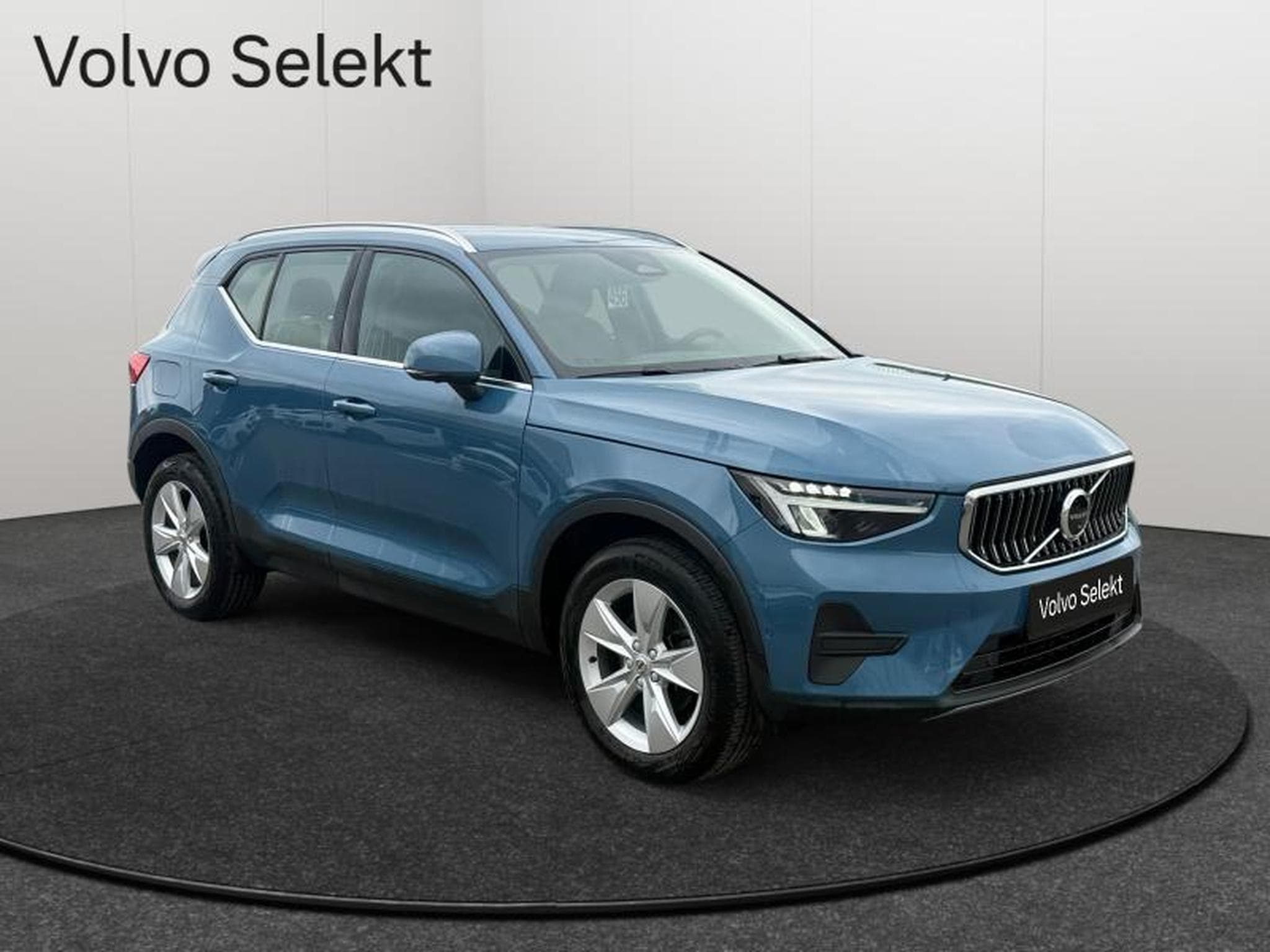 Volvo XC40 B3 Plus Bright Mild Hybrid (2022) - Foto 7