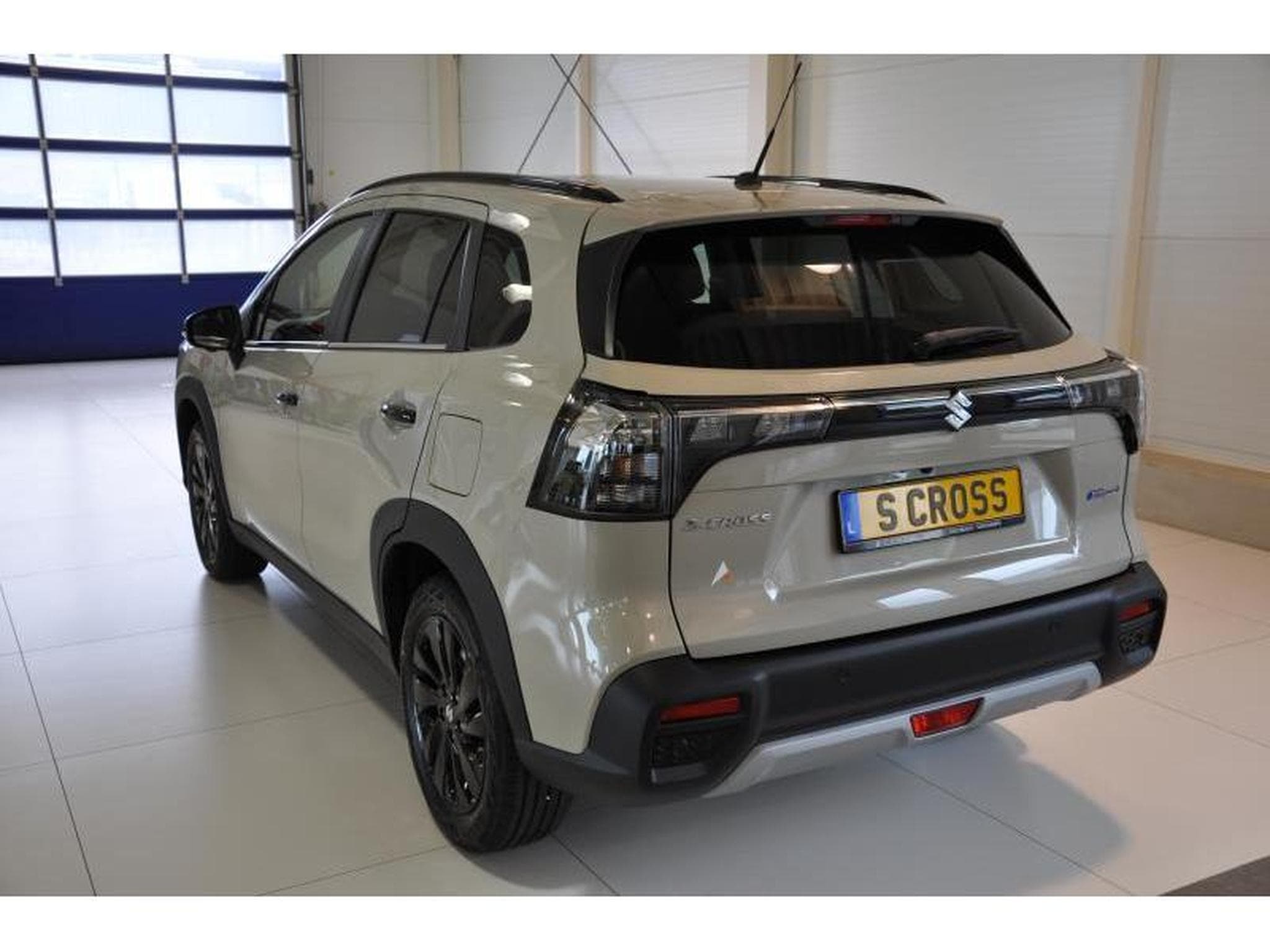 Suzuki S-Cross TSUKI AUTO6 (2026) - Foto 4