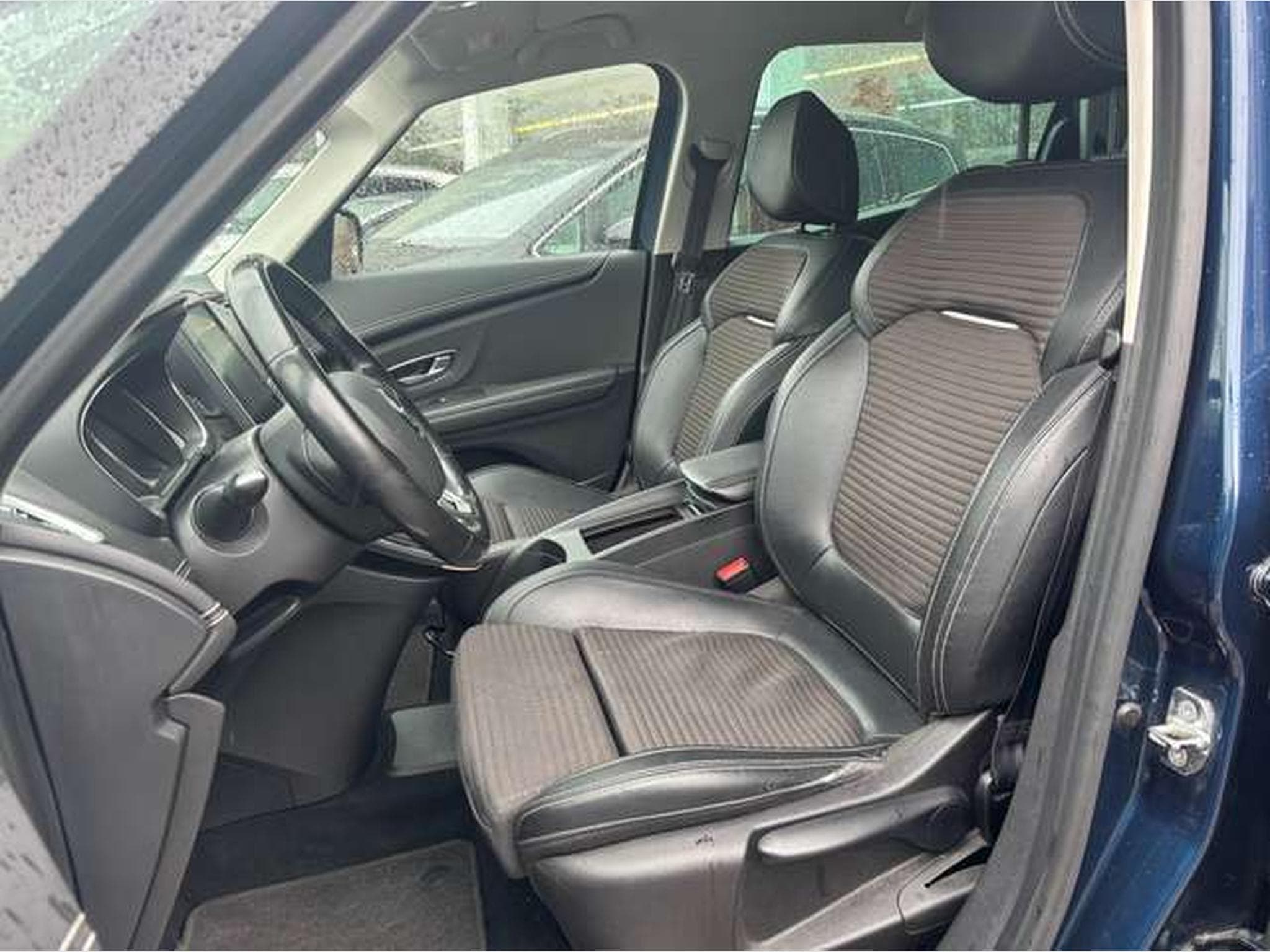 Renault Scenic BLUE dCi 150 BOSE EDITION (2019) - Photo 10