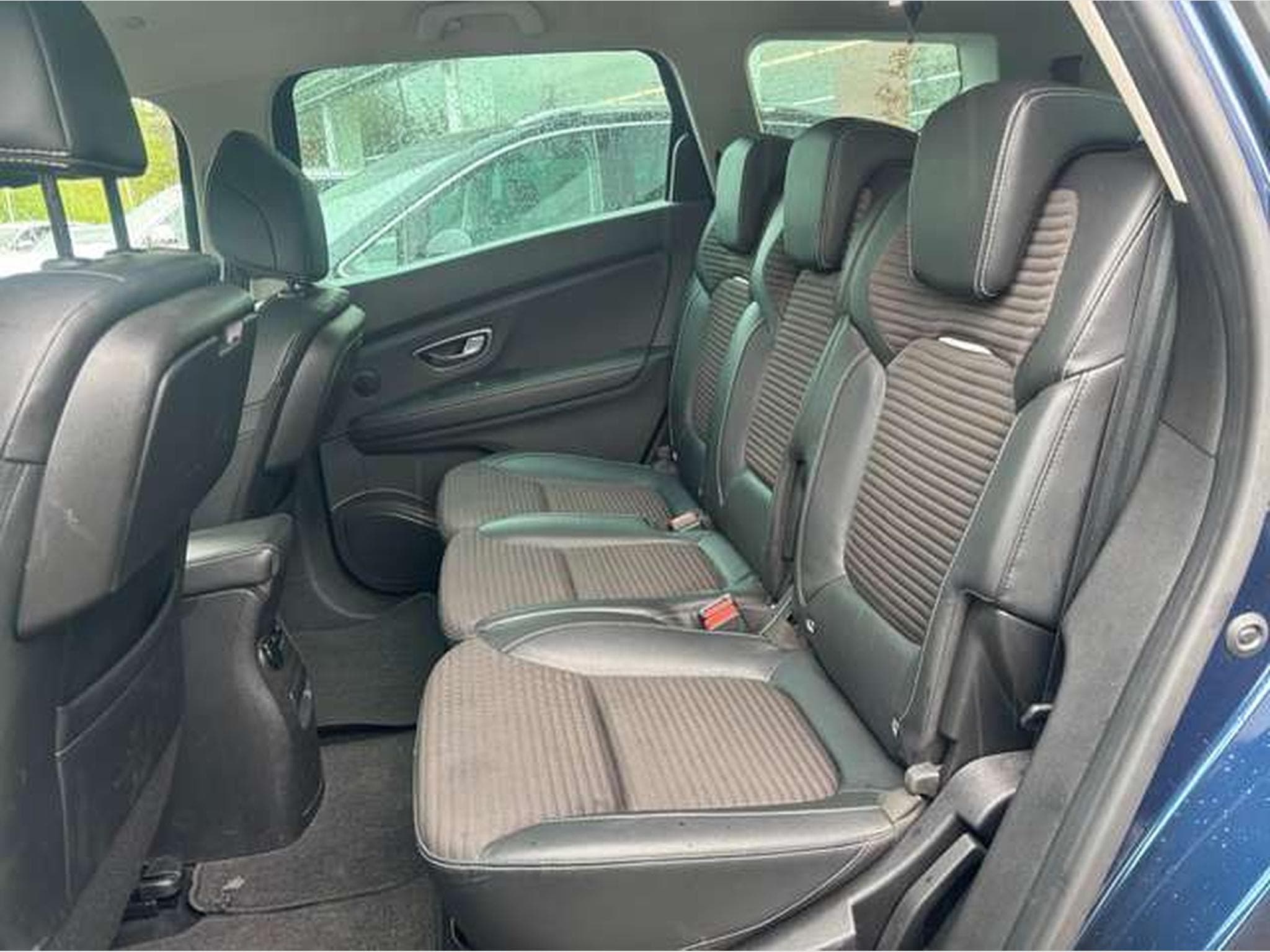 Renault Scenic BLUE dCi 150 BOSE EDITION (2019) - Photo 16
