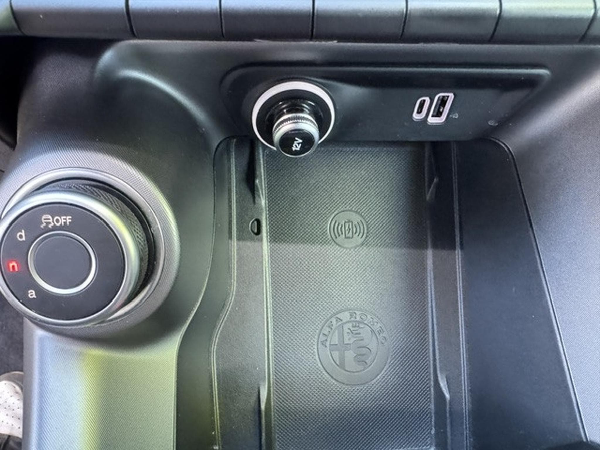 Alfa-Romeo Tonale ALFA ROMEO TONALE LEDER LED HARMANN KARDON NAVI 360 KAMERA (2023) - Photo 17