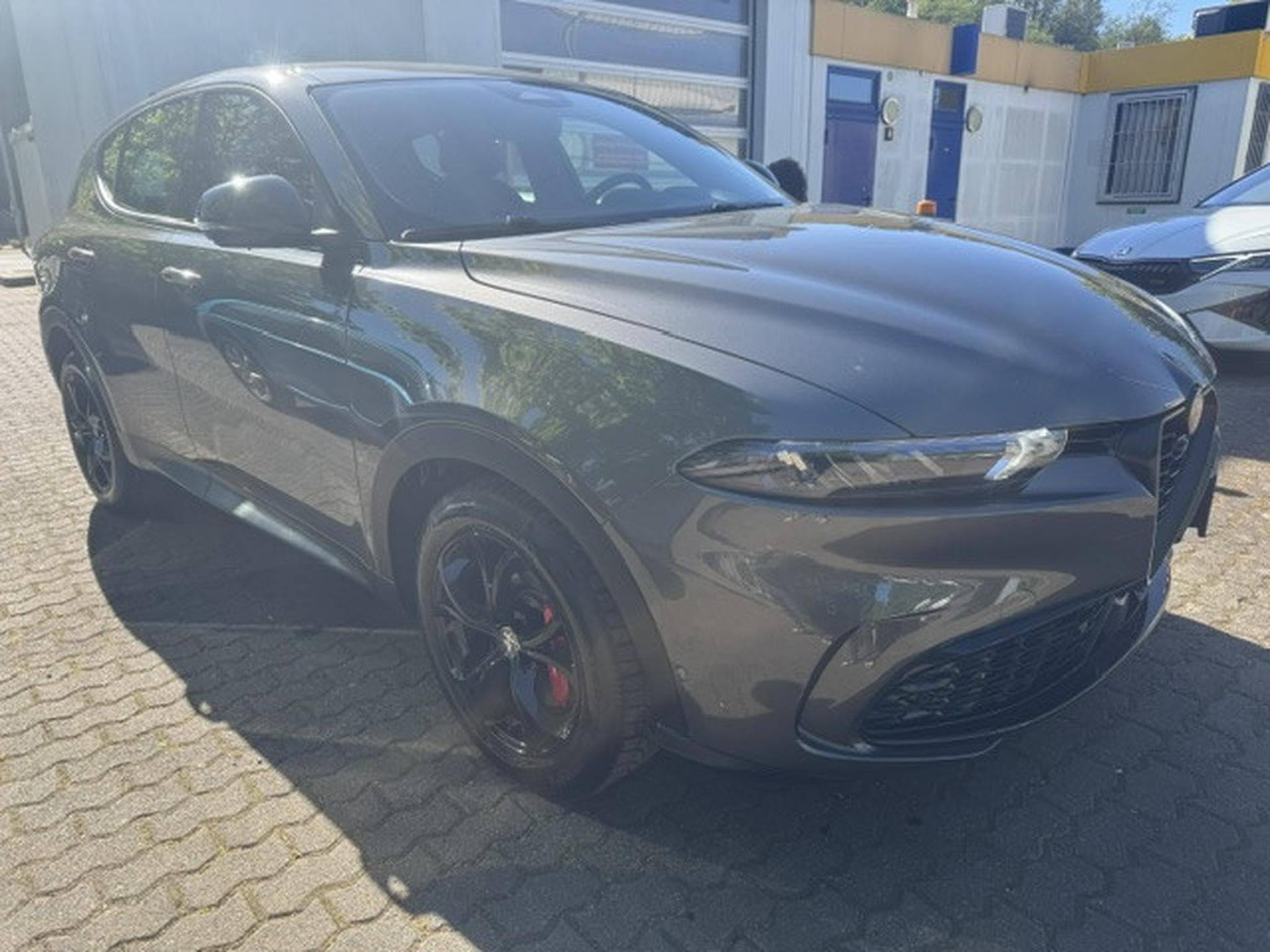 Alfa-Romeo Tonale ALFA ROMEO TONALE LEDER LED HARMANN KARDON NAVI 360 KAMERA (2023) - Photo 2