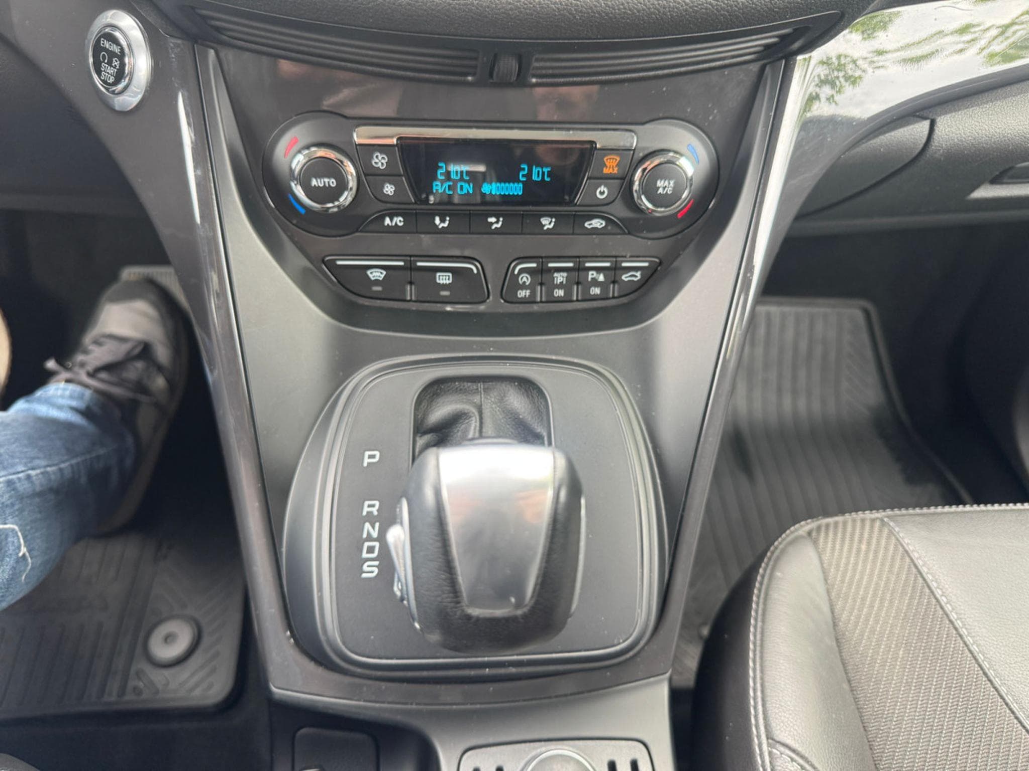 Ford Kuga FORD KUGA TITANIUM 4X4 BII XENON LEDER AUTOMATIK LANE NAVI K (2015) - Photo 19