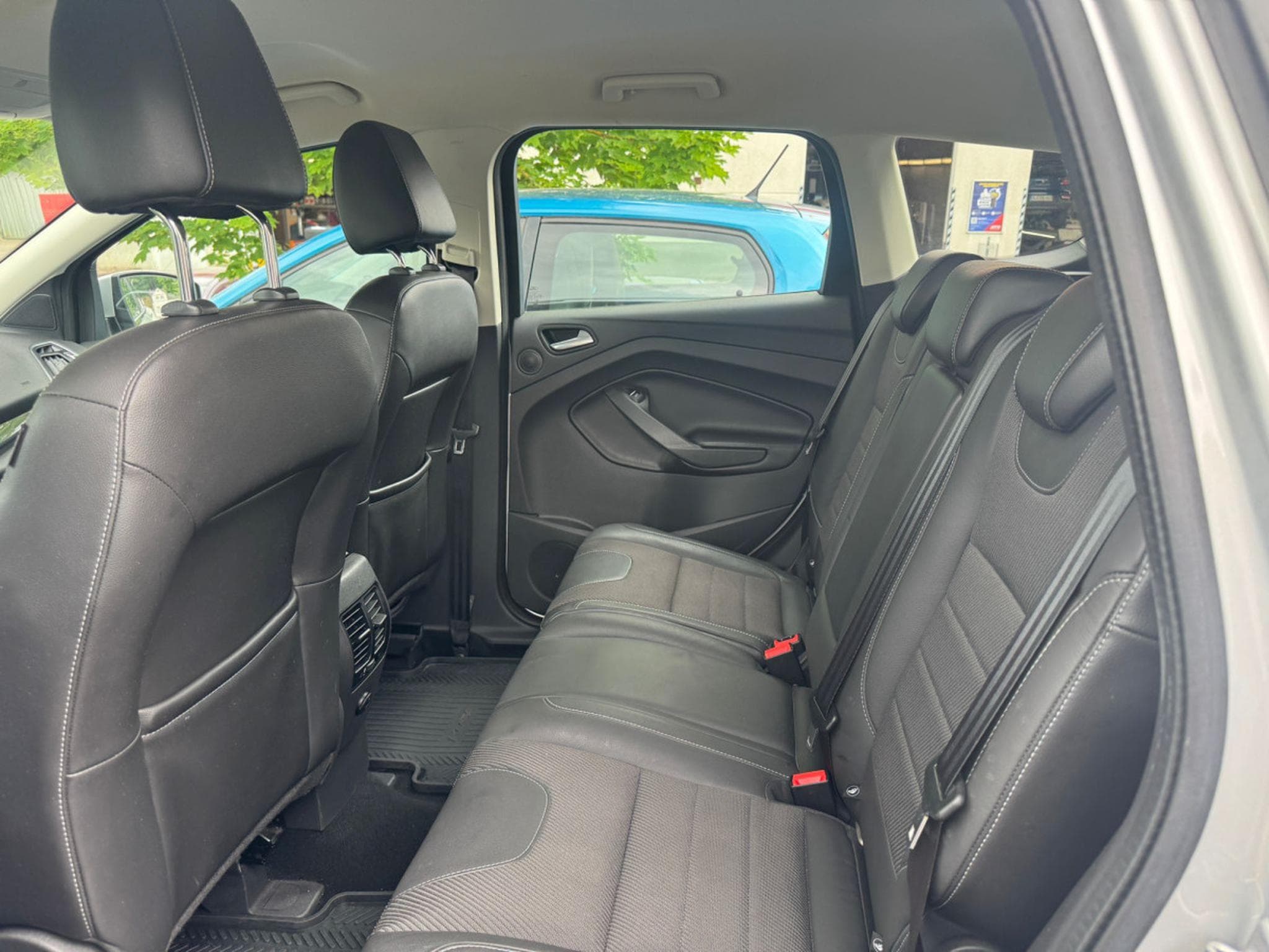 Ford Kuga FORD KUGA TITANIUM 4X4 BII XENON LEDER AUTOMATIK LANE NAVI K (2015) - Photo 8