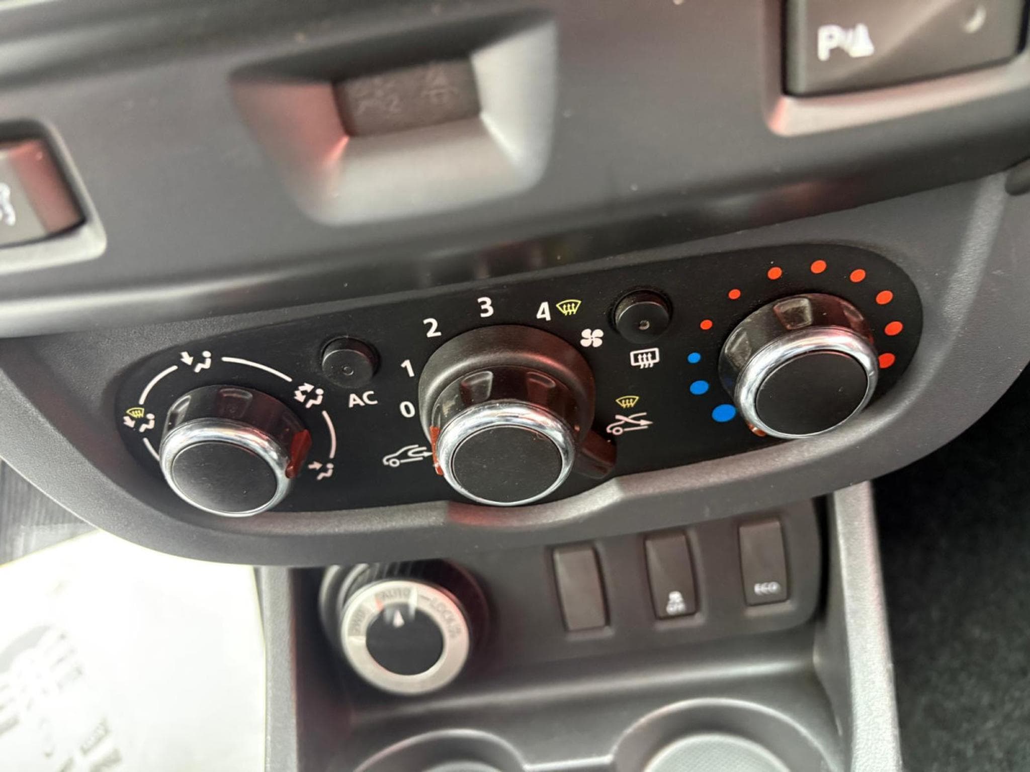 Dacia Duster 1.5 DCI 110 4X4 (2014) - Photo 15