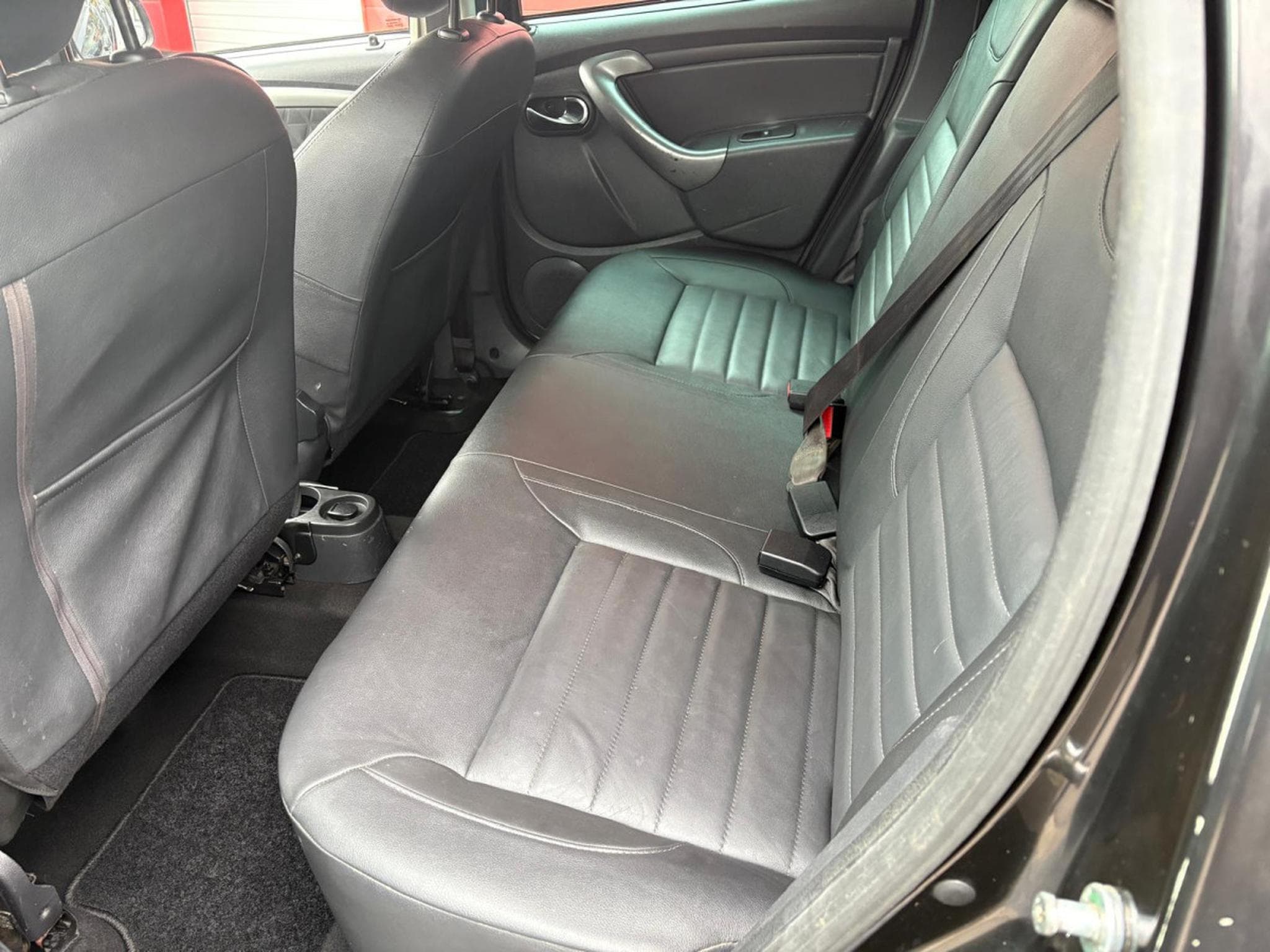 Dacia Duster 1.5 DCI 110 4X4 (2014) - Photo 17