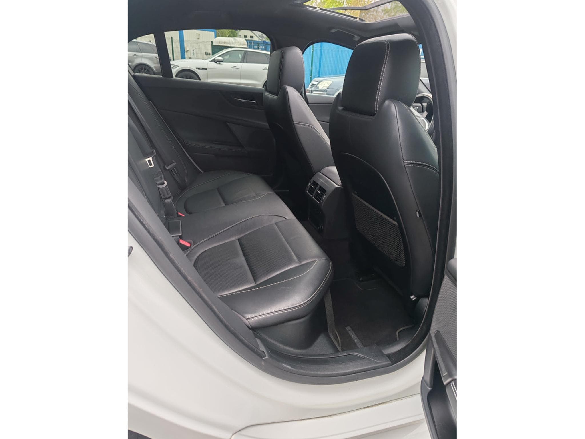 Jaguar XE JAGUAR XE 30T 300CV R-SPORT AWD (2018) - Photo 6
