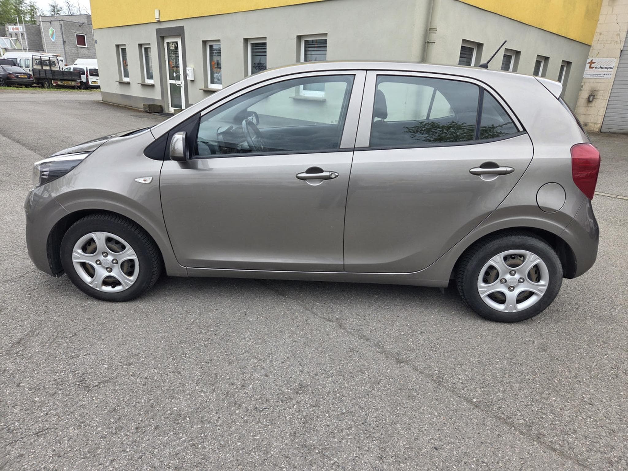 Kia Picanto 1.0 69CV Garantie 12 Mois (2017) - Photo 2