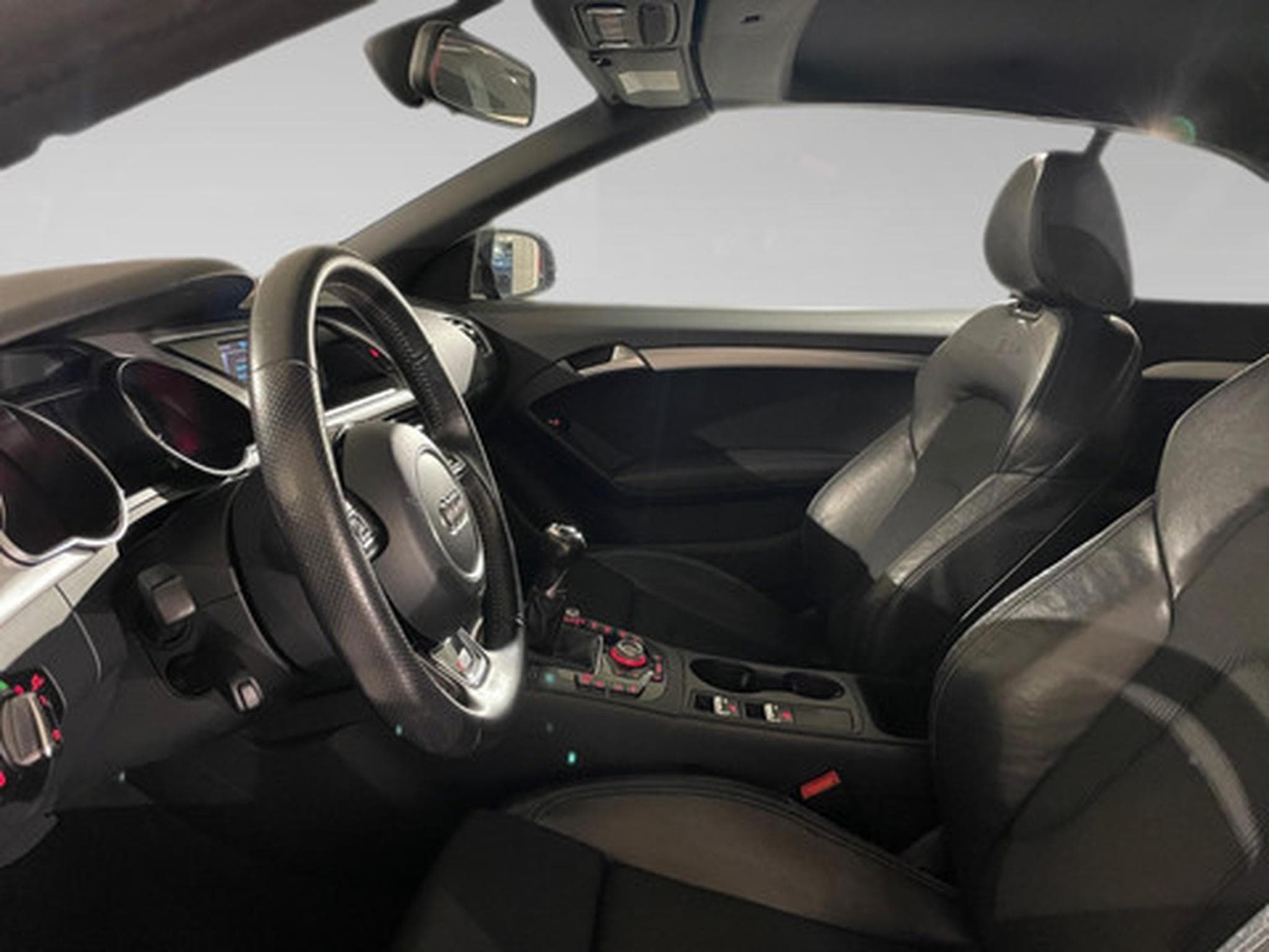 Audi A5 2.0 TDI 140kW quattro Cab. (2016) - Photo 4