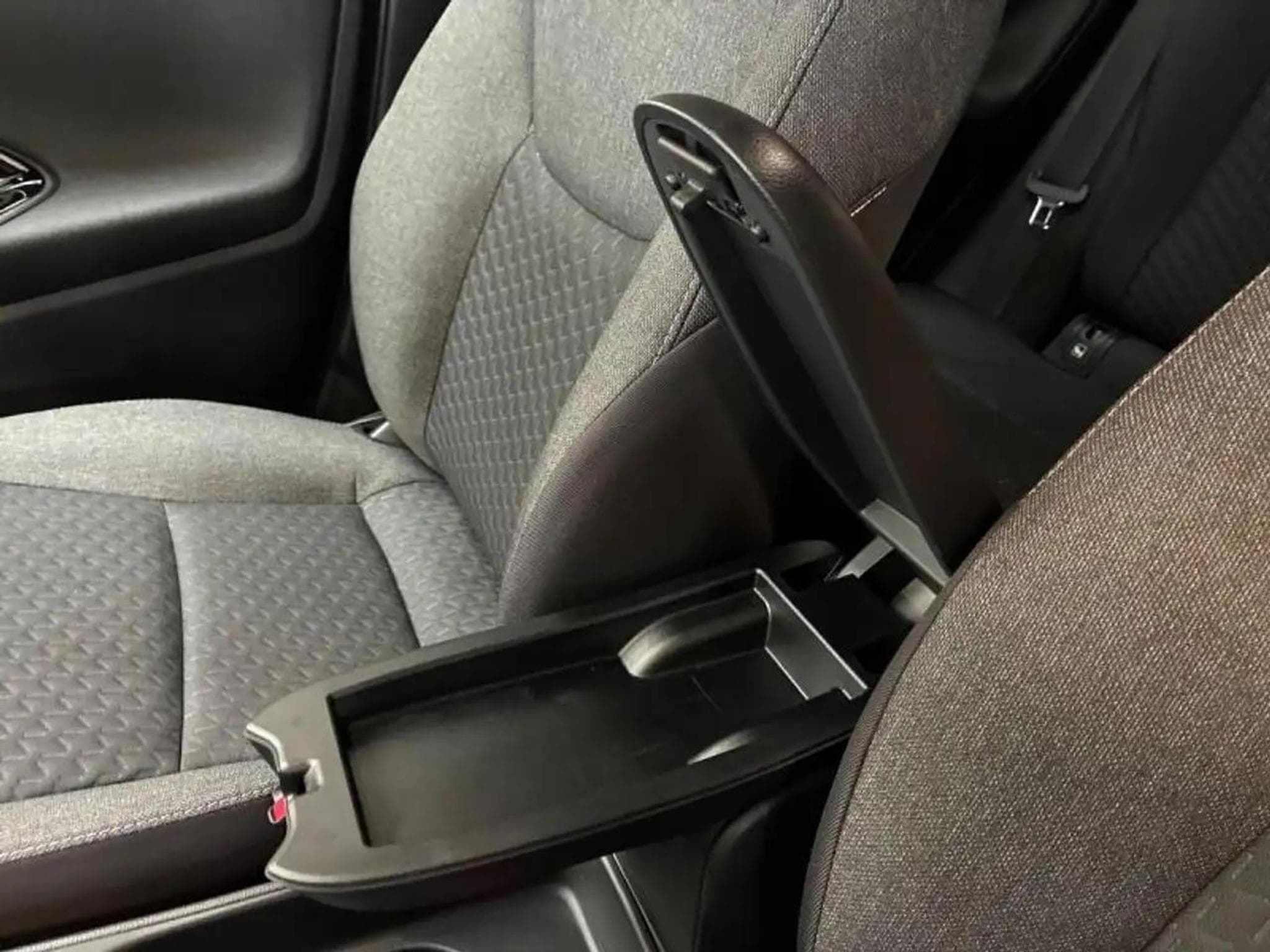 Toyota Yaris Cross (2025) - Foto 24