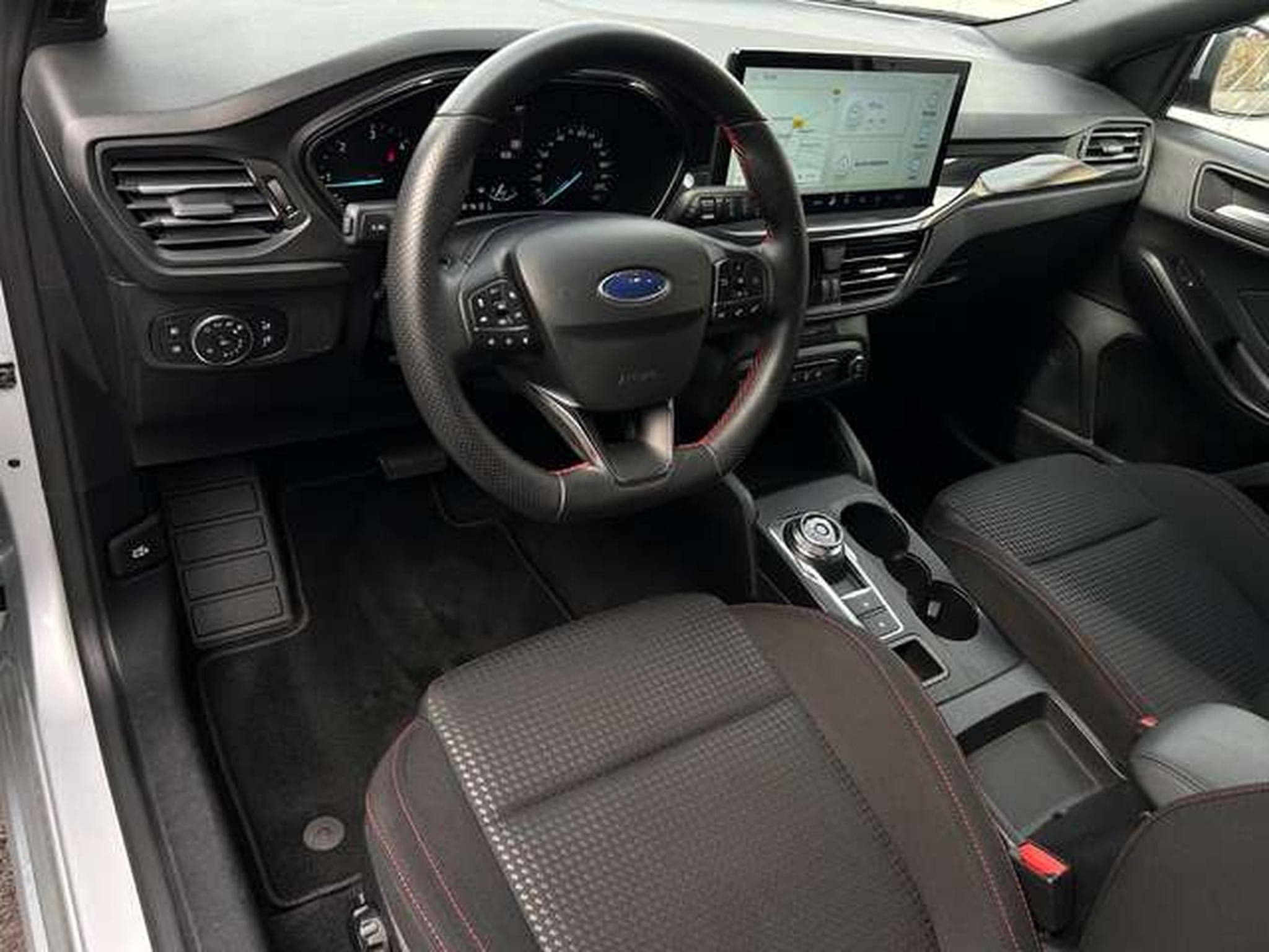 Ford Focus 1.5  115 ST-LINE X (2025) - Photo 12