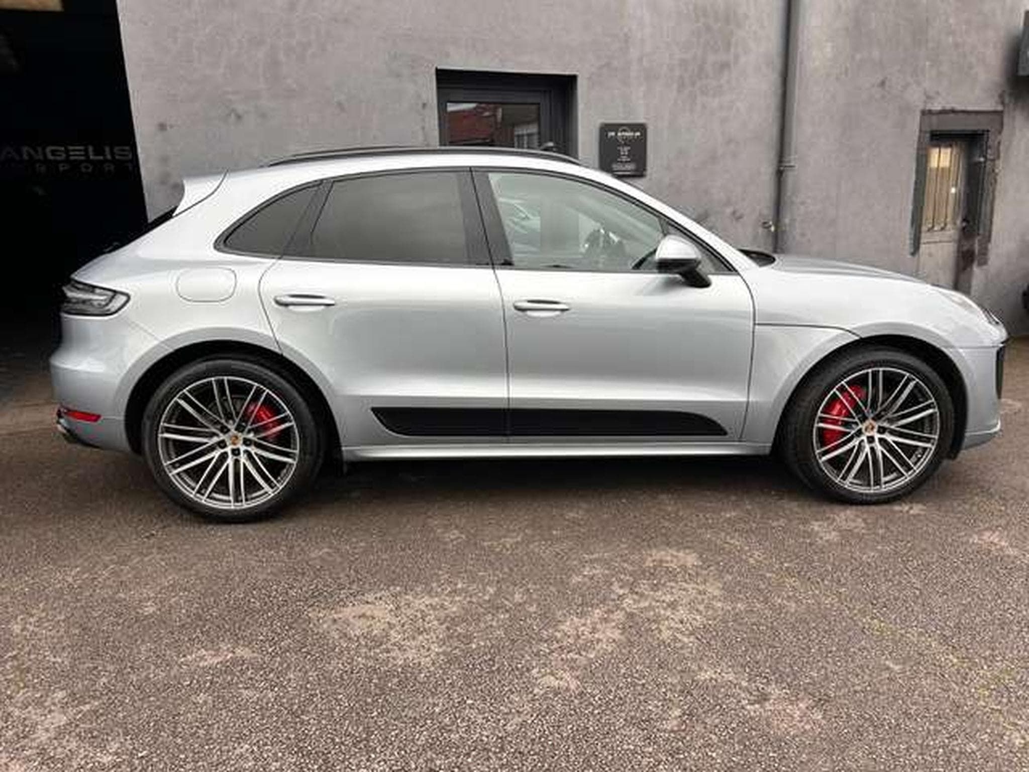 Porsche Macan 2.9 V6 380 GTS (2021) - Photo 10