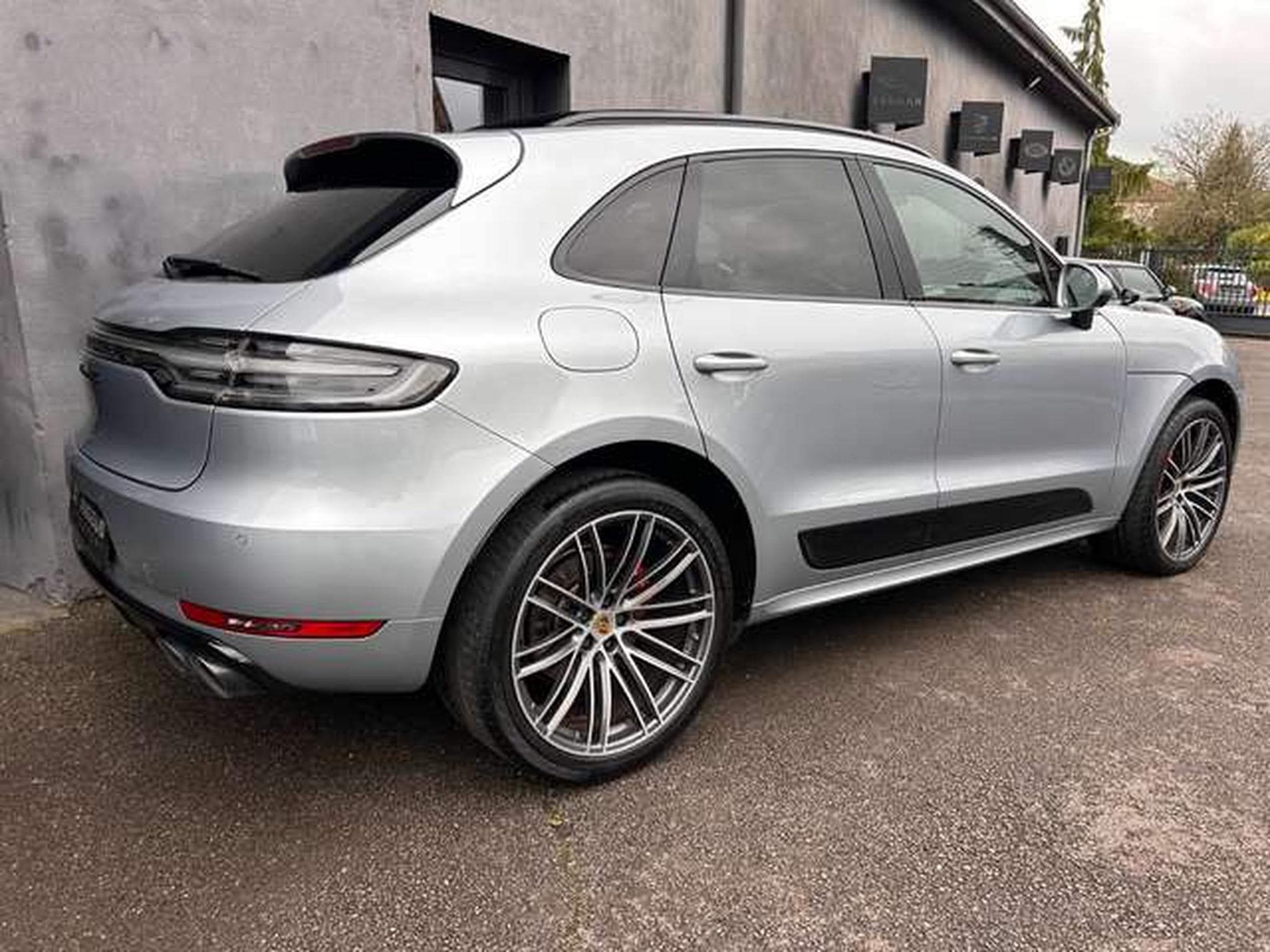 Porsche Macan 2.9 V6 380 GTS (2021) - Photo 11