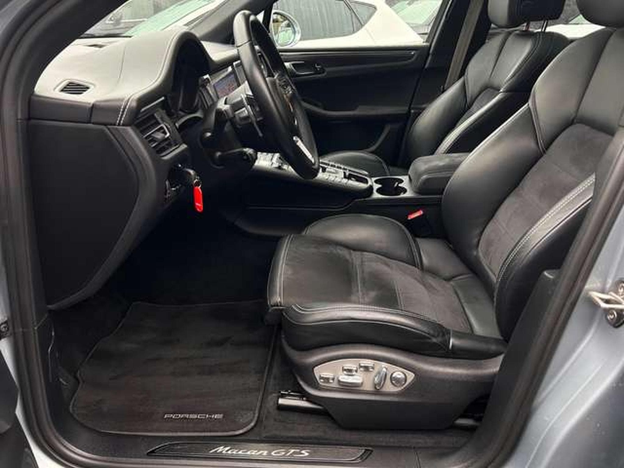 Porsche Macan 2.9 V6 380 GTS (2021) - Photo 13