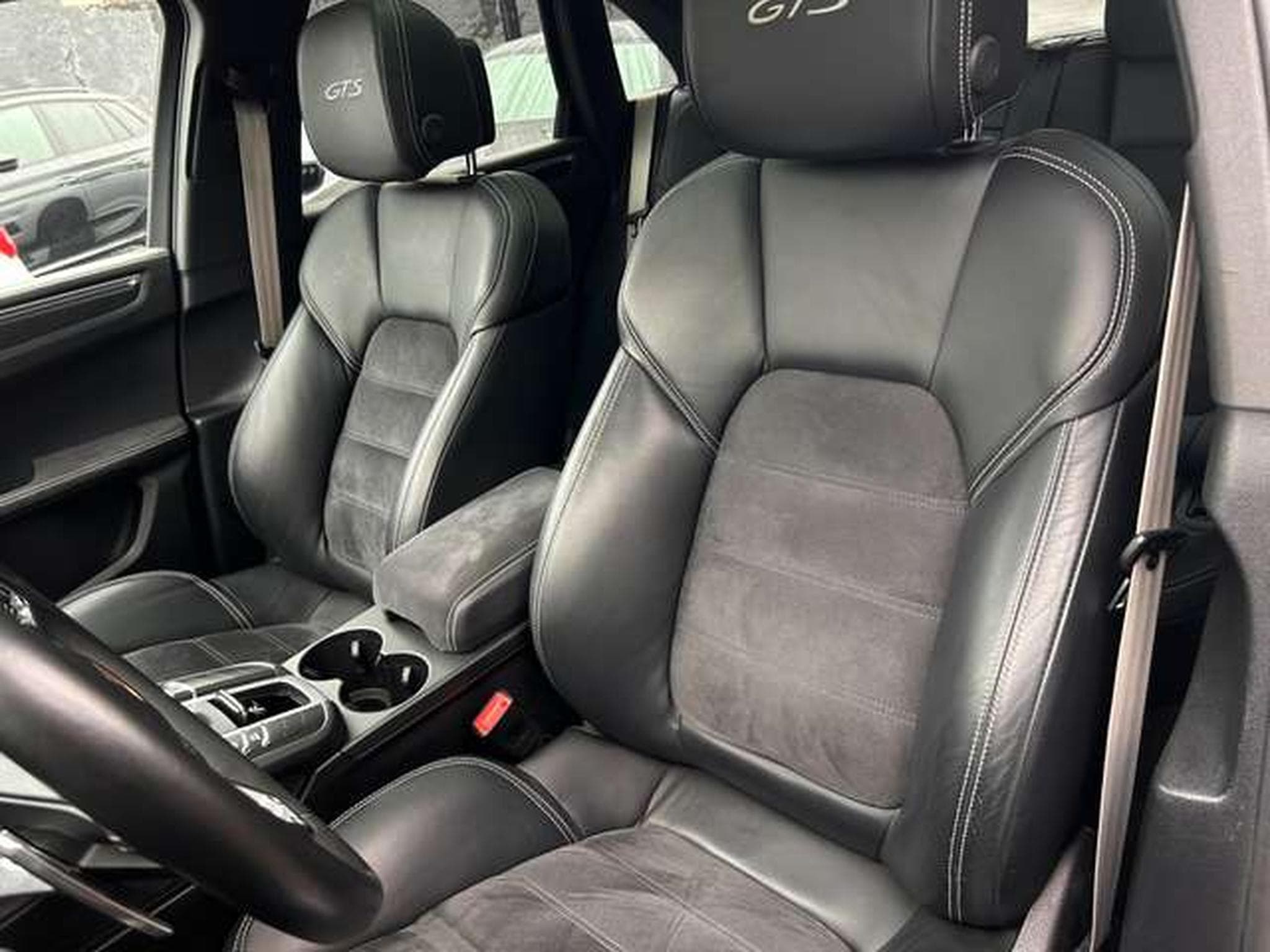 Porsche Macan 2.9 V6 380 GTS (2021) - Photo 14