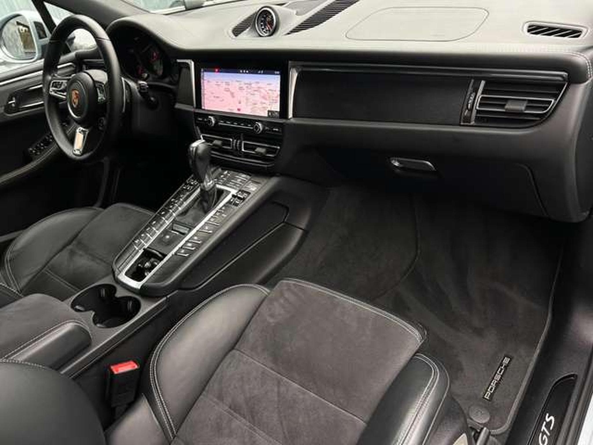 Porsche Macan 2.9 V6 380 GTS (2021) - Photo 15