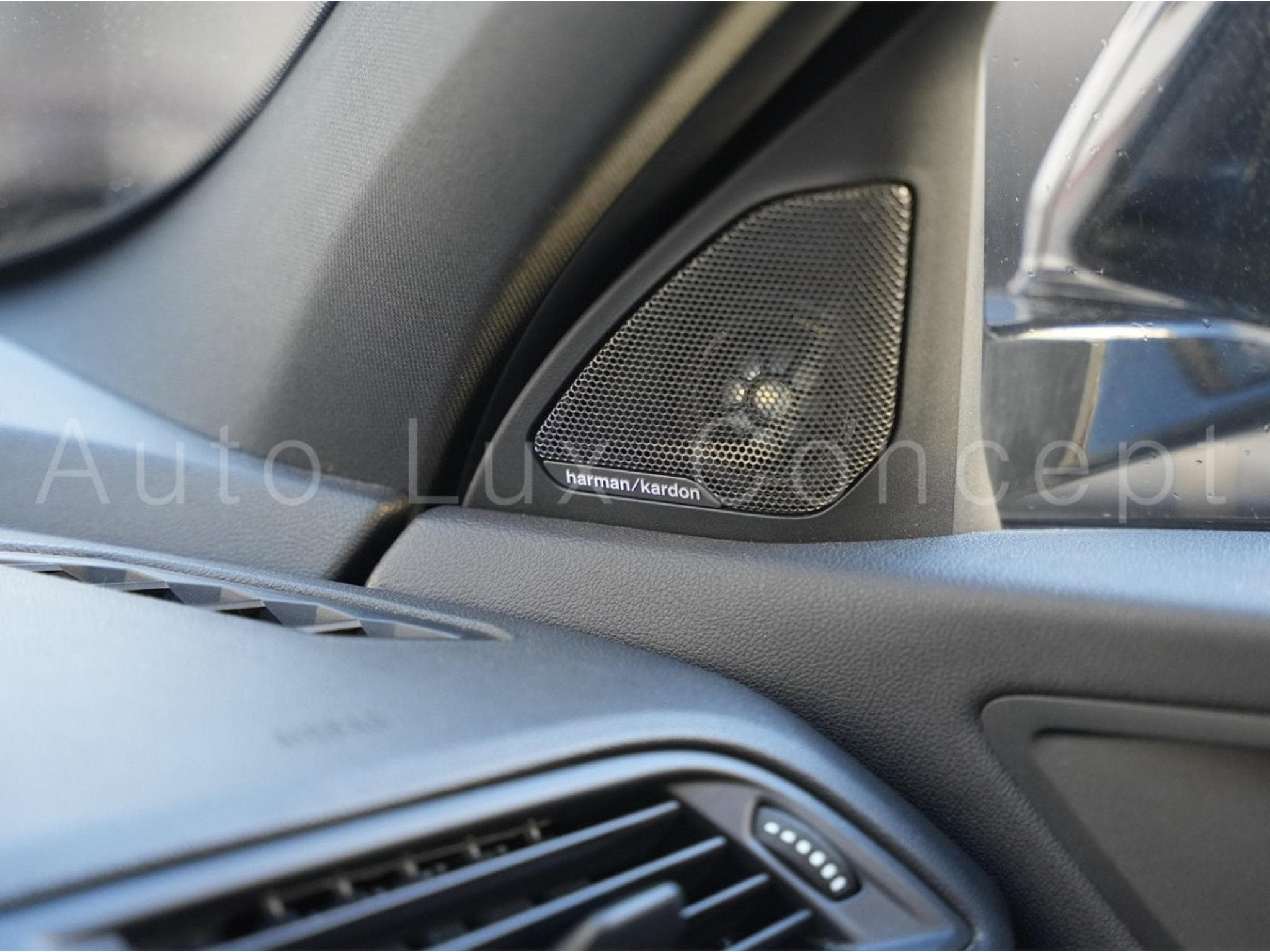 BMW M135 i xDrive Pack M Performance (2020) - Photo 22