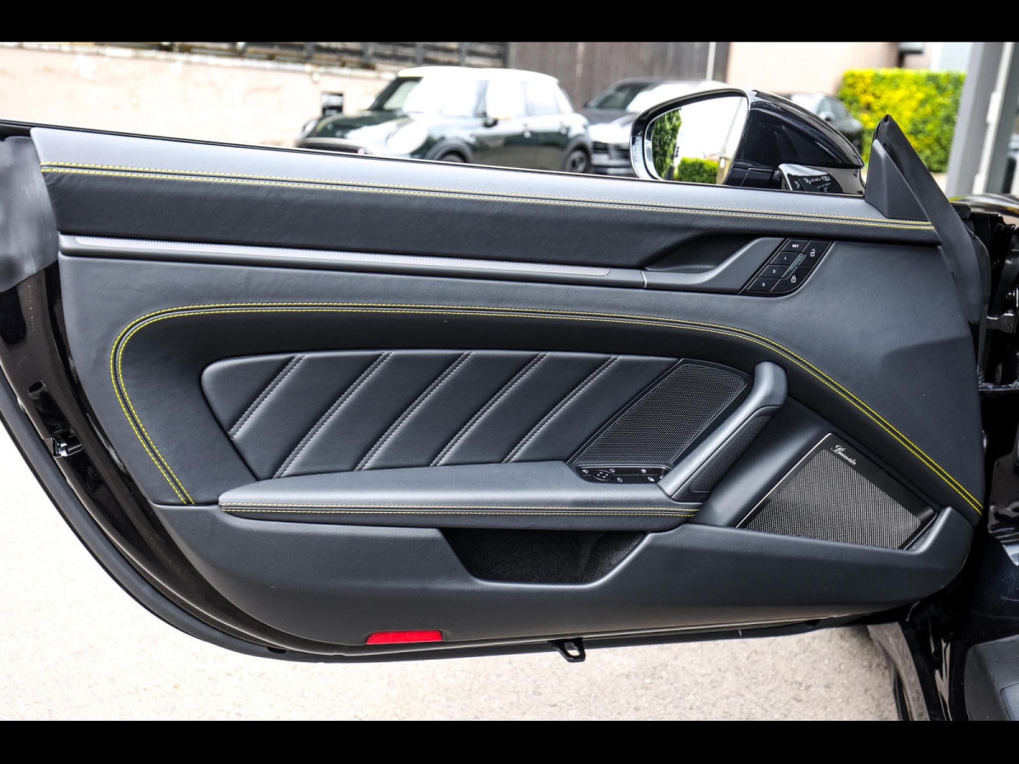 Porsche 911 .2 911 TURBO S COUPE PDK - JET BLACK METALLIC - XPEL (2026) - Photo 10