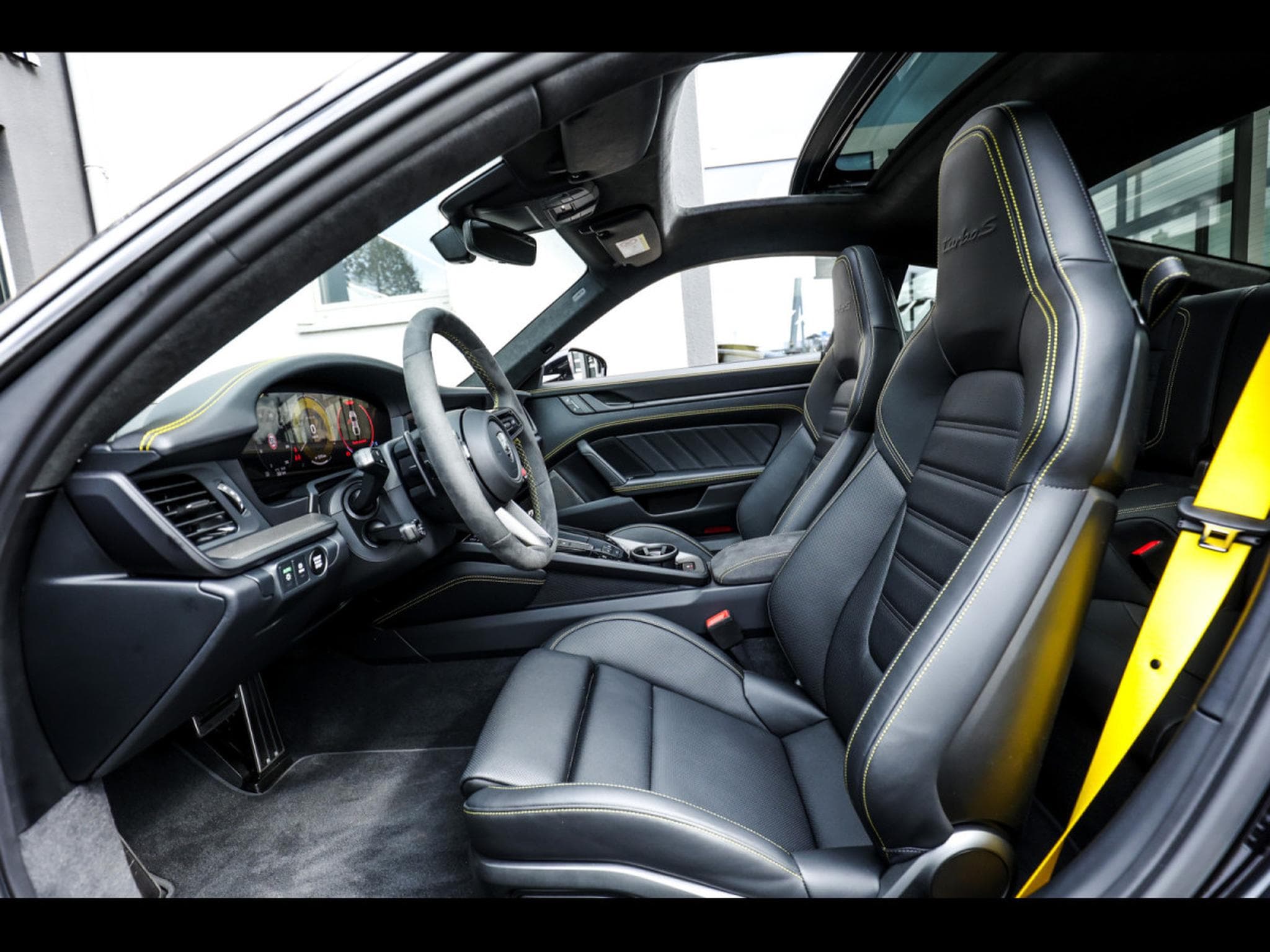 Porsche 911 .2 911 TURBO S COUPE PDK - JET BLACK METALLIC - XPEL (2026) - Photo 12
