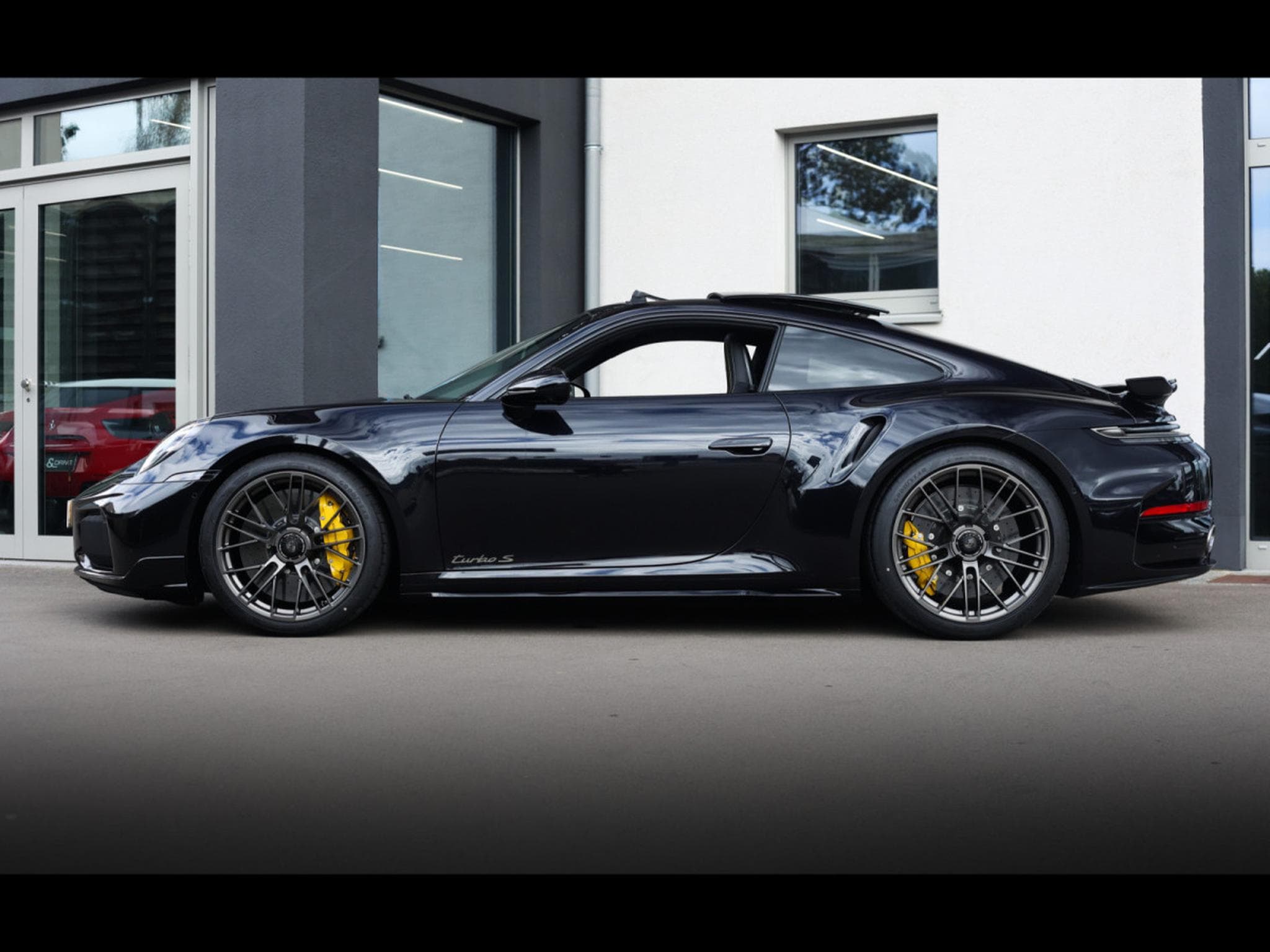 Porsche 911 .2 911 TURBO S COUPE PDK - JET BLACK METALLIC - XPEL (2026) - Photo 2