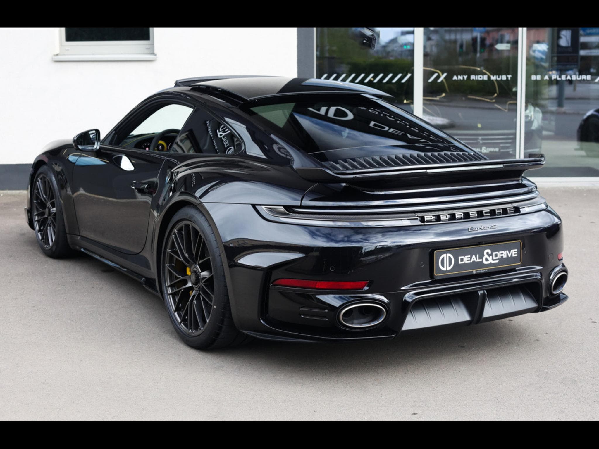 Porsche 911 .2 911 TURBO S COUPE PDK - JET BLACK METALLIC - XPEL (2026) - Photo 3