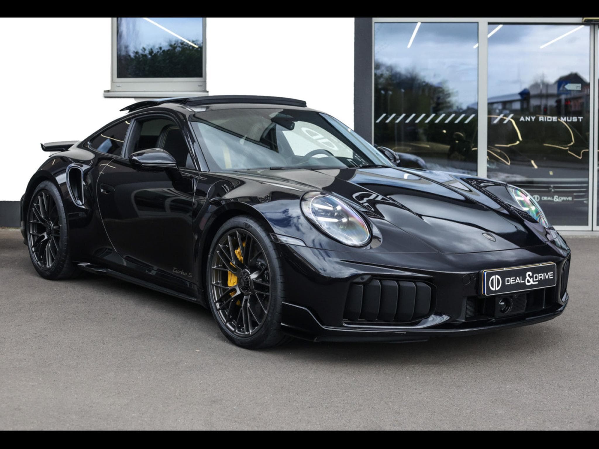 Porsche 911 .2 911 TURBO S COUPE PDK - JET BLACK METALLIC - XPEL (2026) - Photo 6