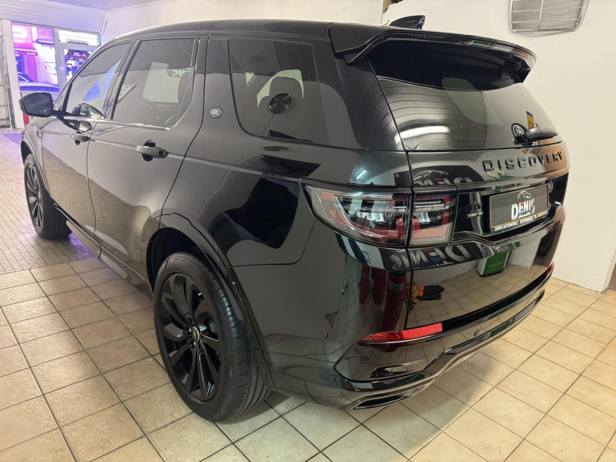 Land-Rover Discovery Sport 2.0D 180Ps Automatik R-Dynamic Black Edition Vol (2019) - Photo 4