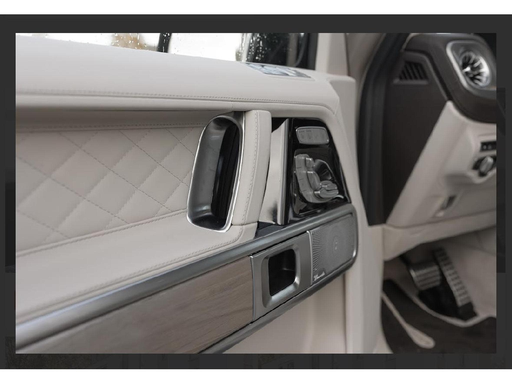 Mercedes G 63 AMG G63 AMG / Traventin Beige / full / NEW CAR Performance / Mau (2024) - Photo 4