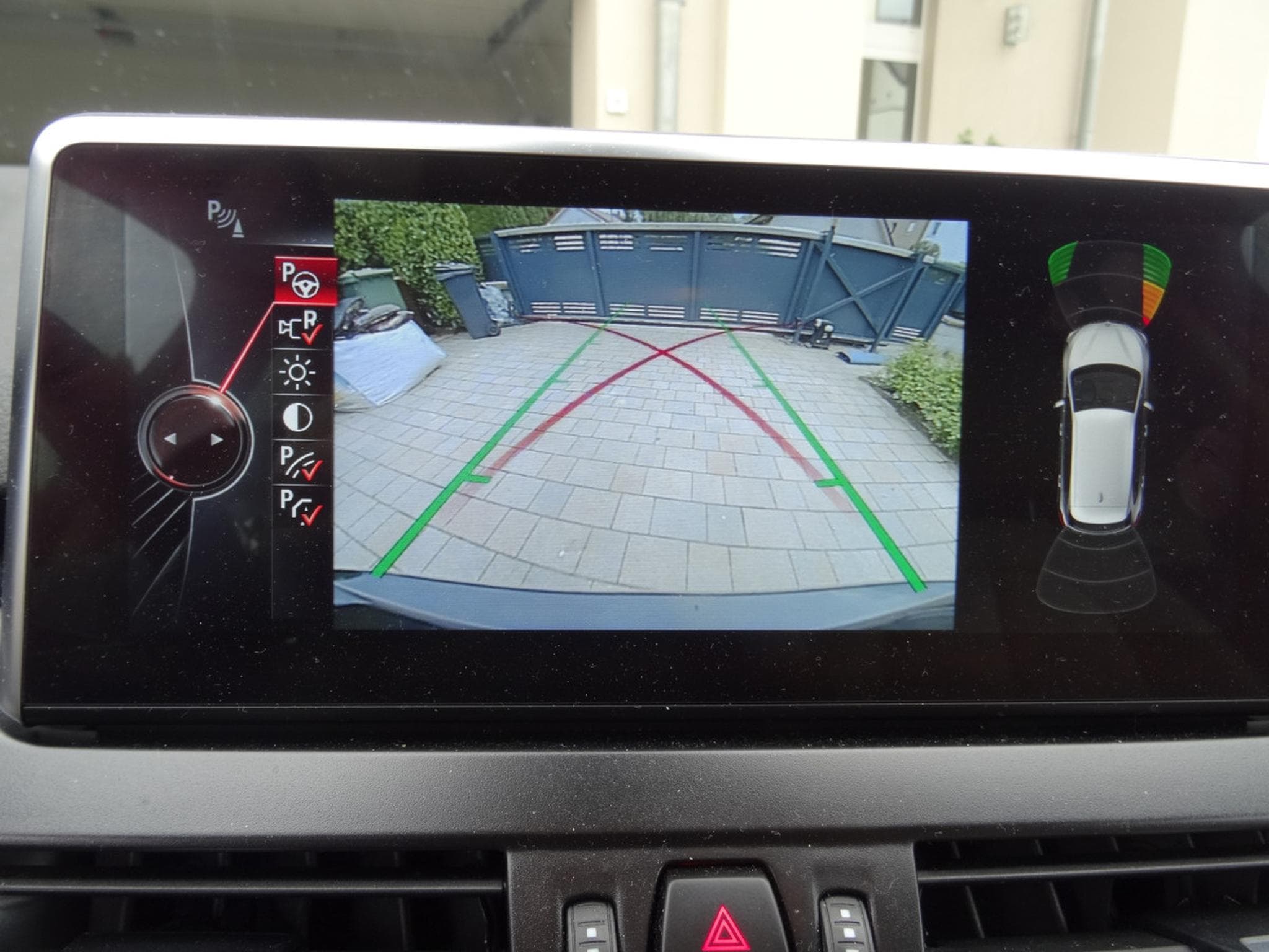 BMW 225 XE IPERFORMAN (2017) - Photo 10