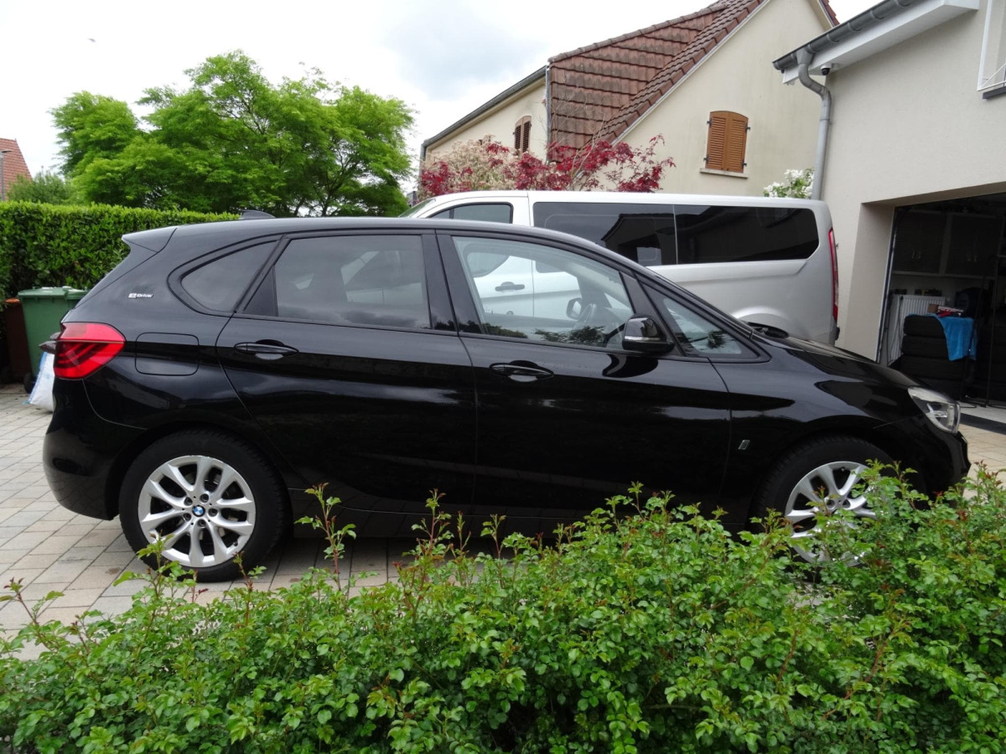 BMW 225 XE IPERFORMAN (2017) - Photo 4