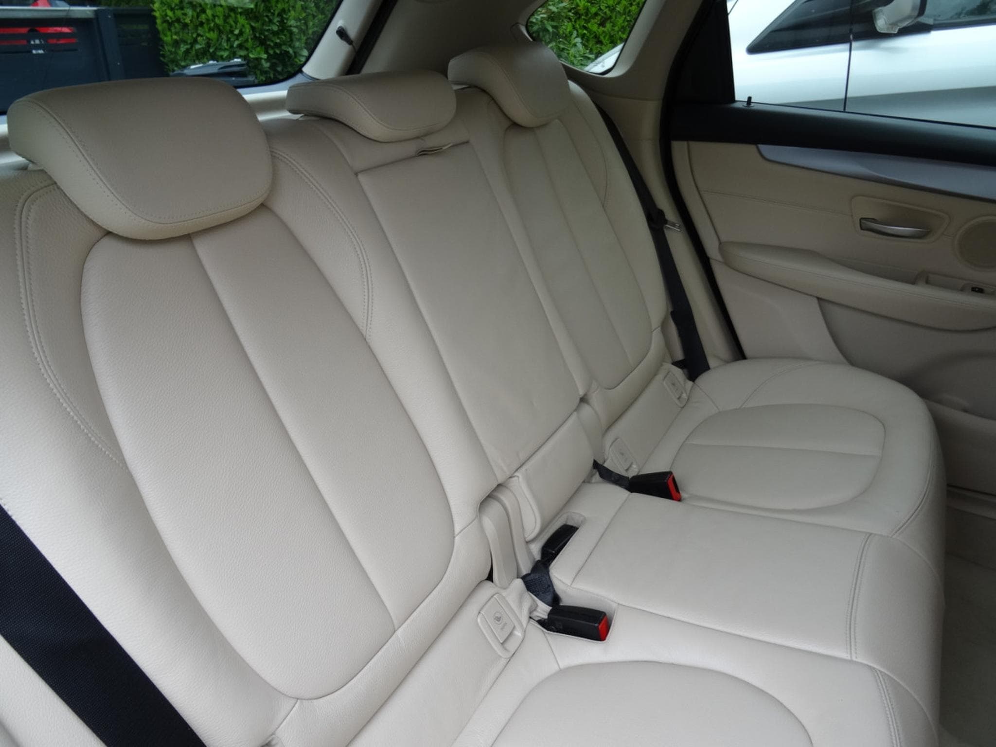 BMW 225 XE IPERFORMAN (2017) - Photo 7