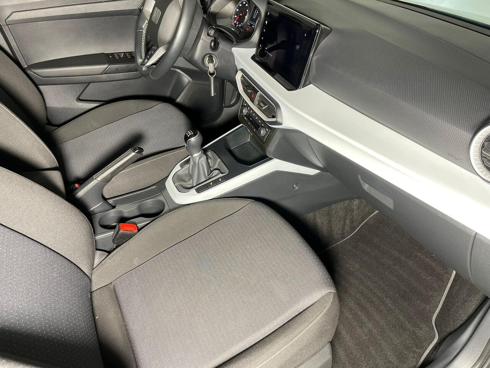 Seat Arona 1.0 TSI 110 MOVE CARPLAY (2022) - Photo 12