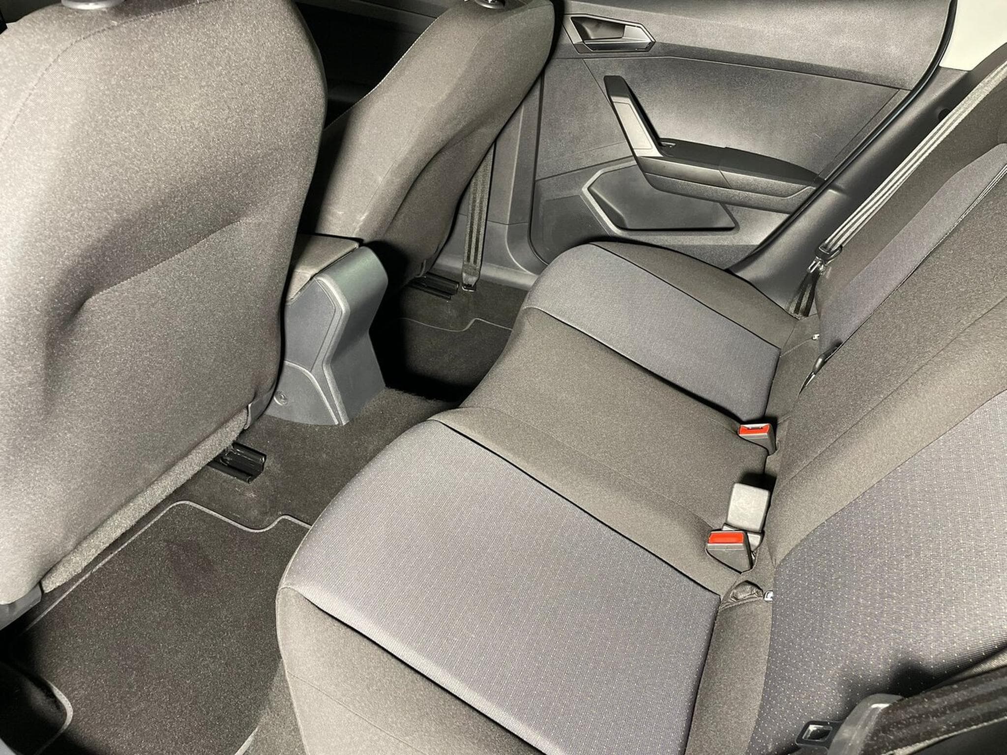 Seat Arona 1.0 TSI 110 MOVE CARPLAY (2022) - Photo 13