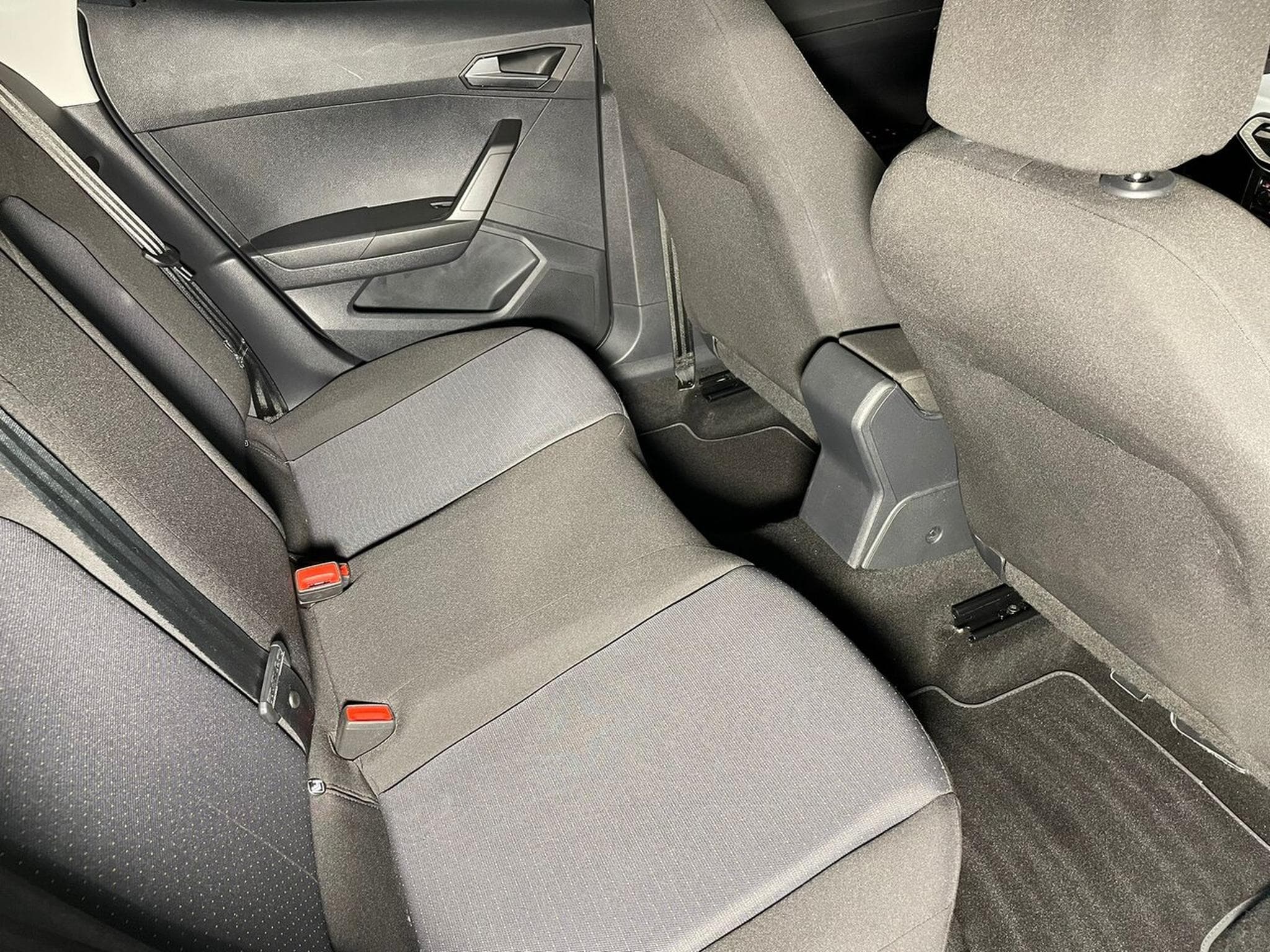 Seat Arona 1.0 TSI 110 MOVE CARPLAY (2022) - Photo 14