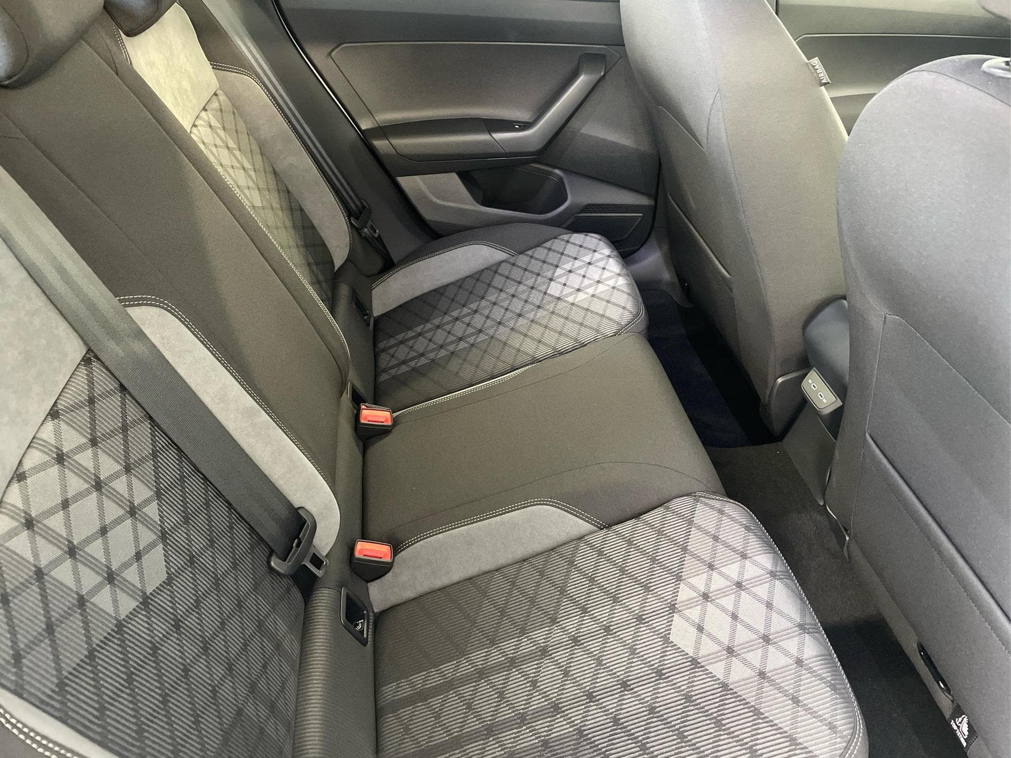 VW Taigo R-Line (2024) - Photo 16