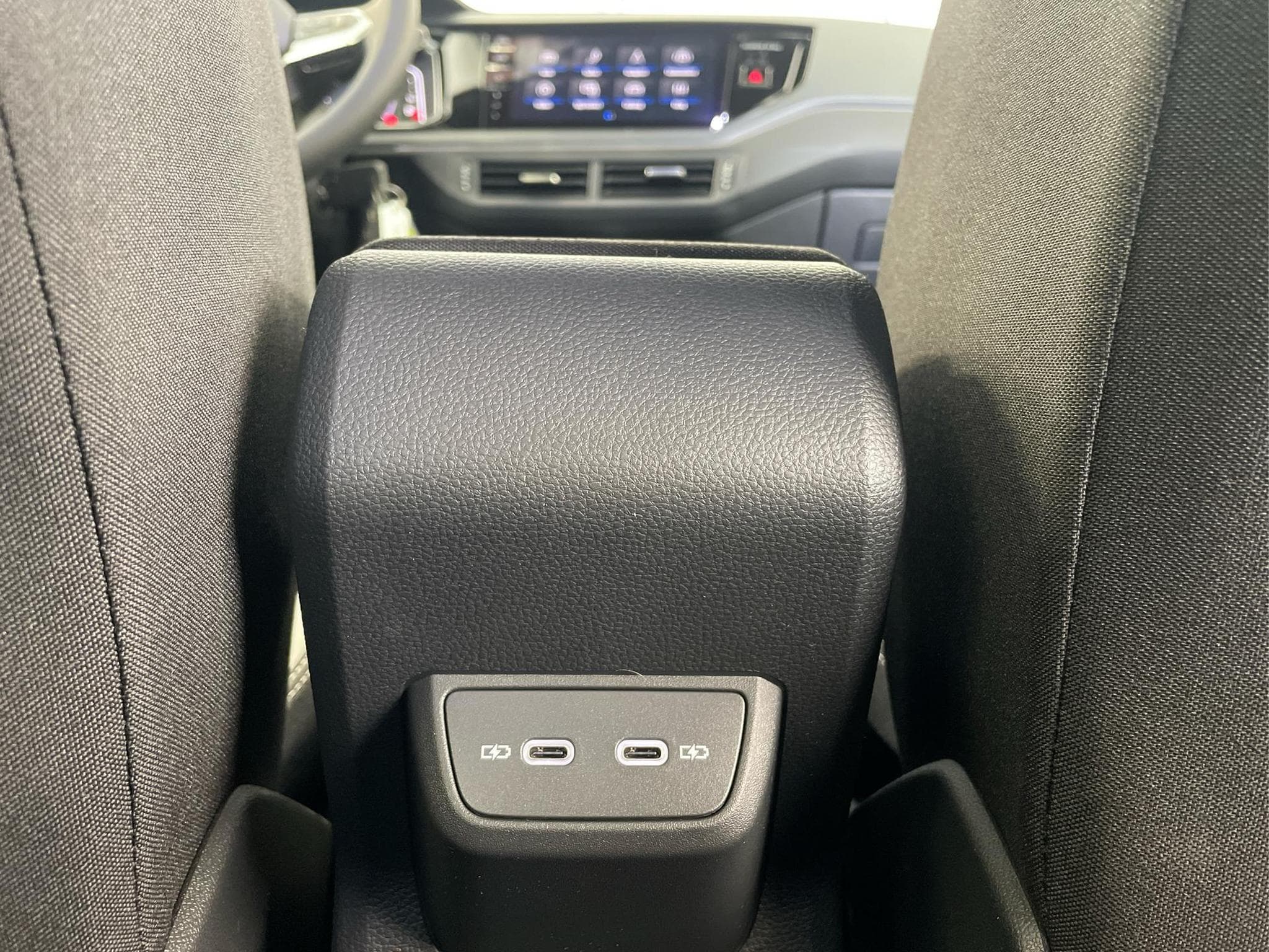 VW Taigo R-Line (2024) - Photo 17