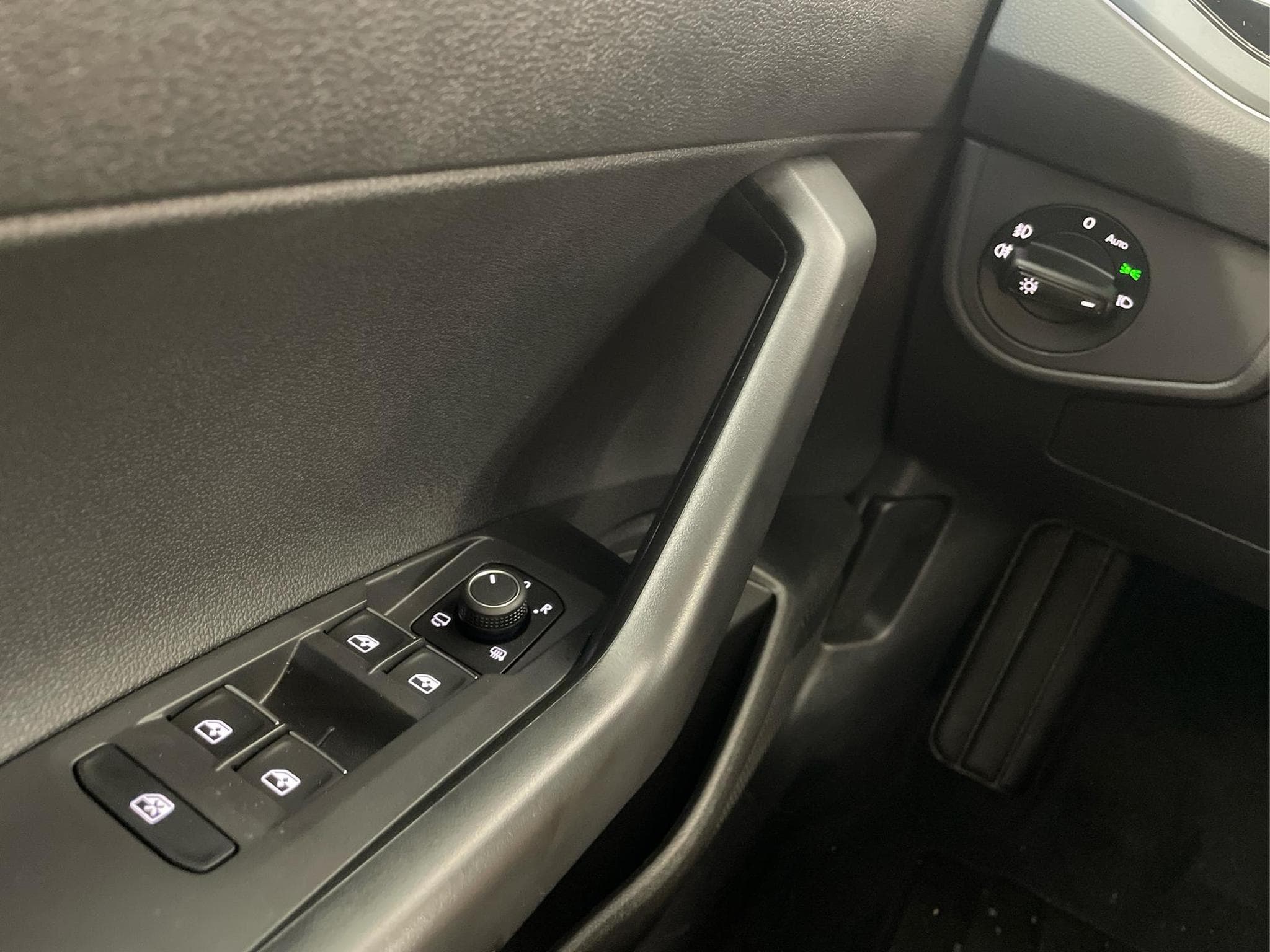 VW Taigo R-Line (2024) - Photo 9