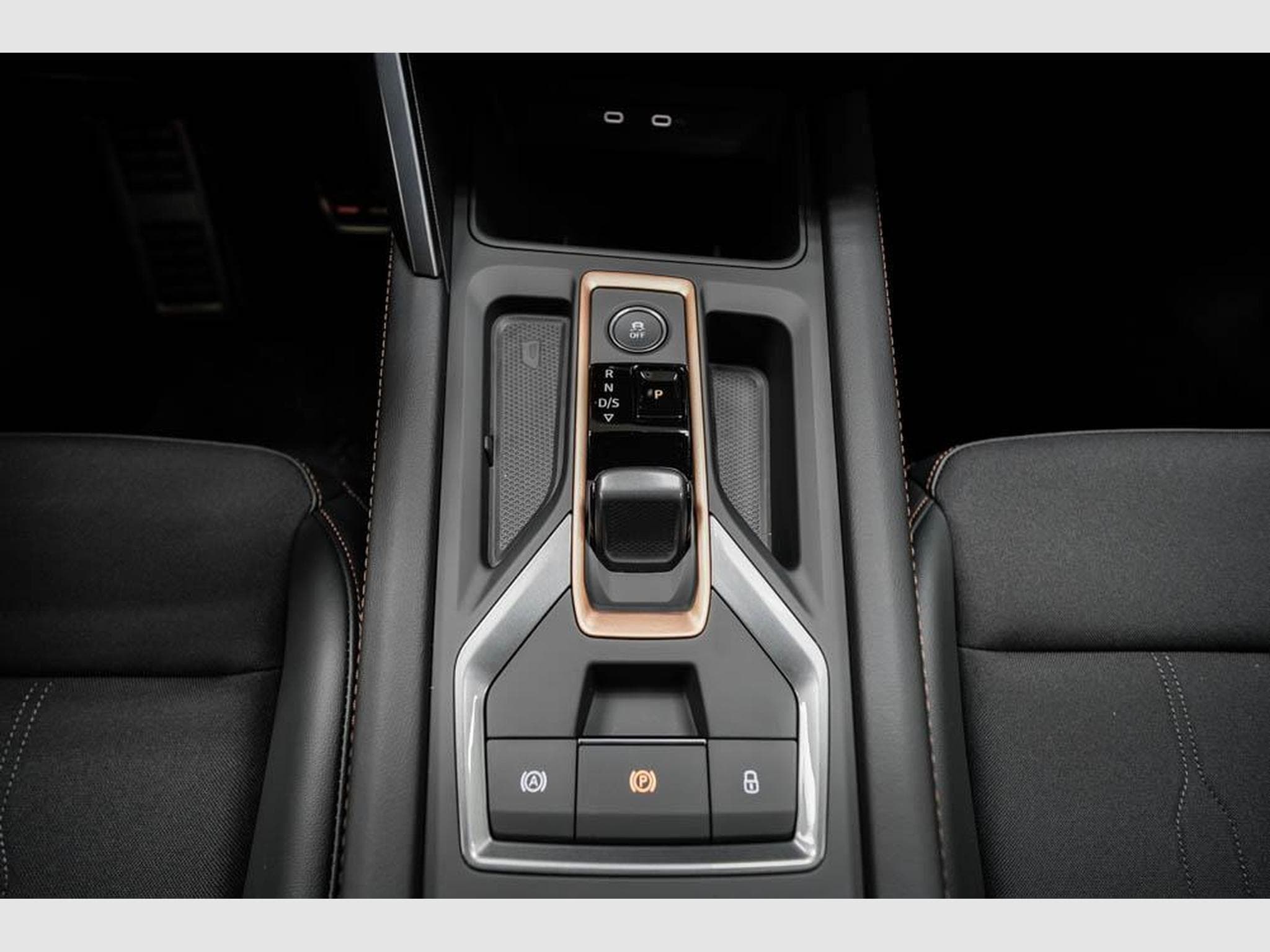 Cupra Formentor 1,5 eTSI DSG (2026) - Photo 11