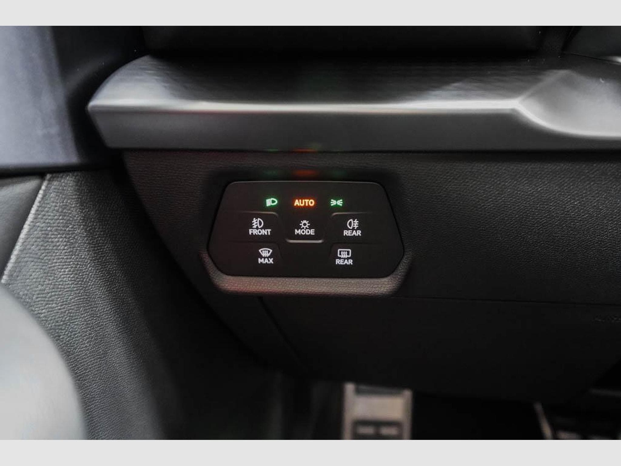 Cupra Formentor 1,5 eTSI DSG (2025) - Photo 12