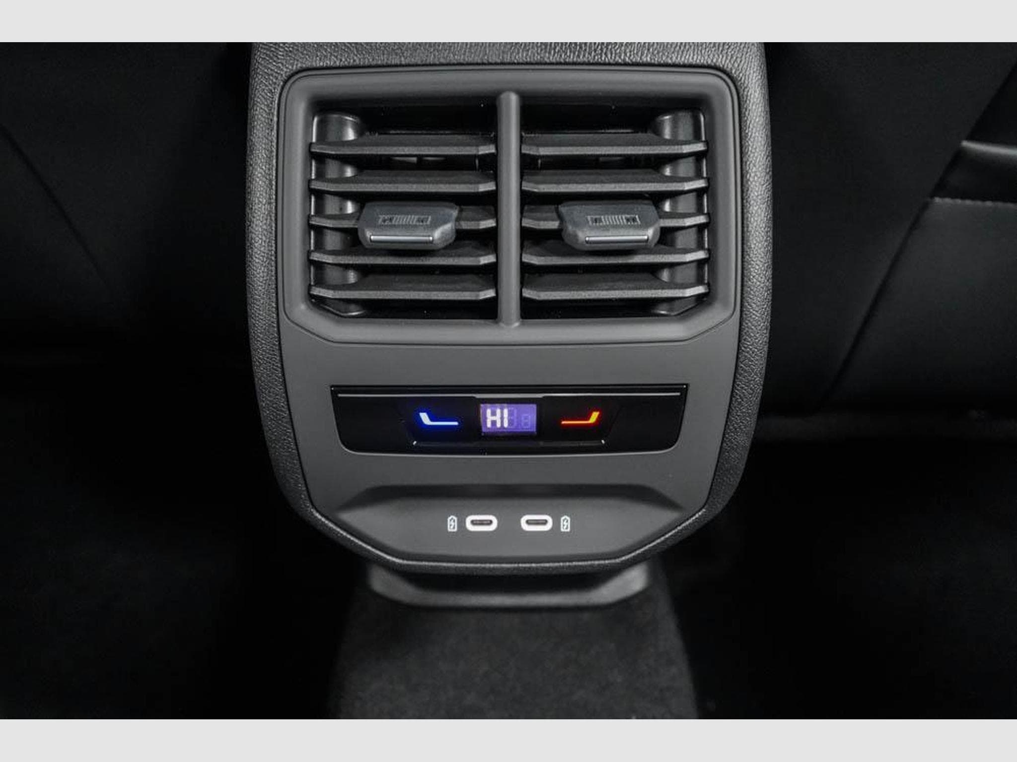 Cupra Formentor 1,5 eTSI DSG (2025) - Photo 18