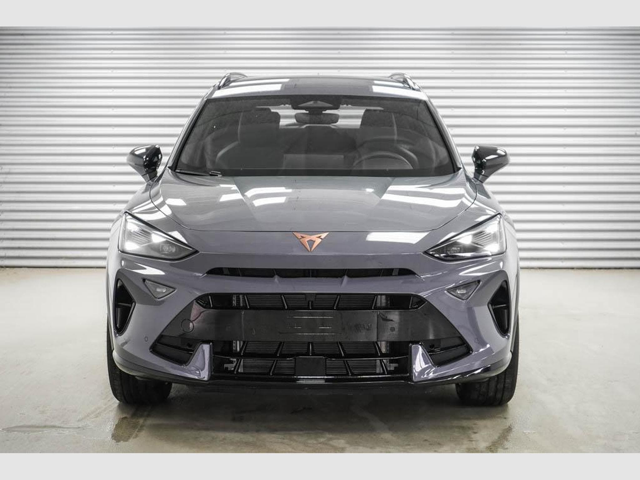 Cupra Formentor 1,5 eTSI DSG (2025) - Photo 2