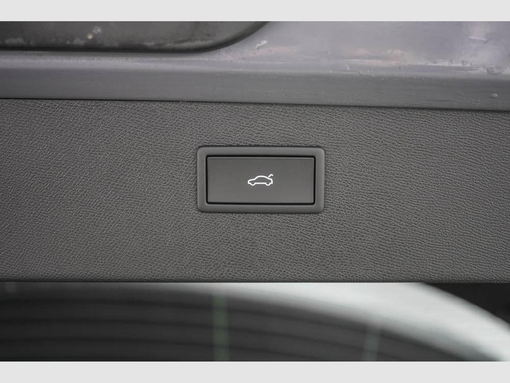 Cupra Formentor 1,5 eTSI DSG (2025) - Photo 21