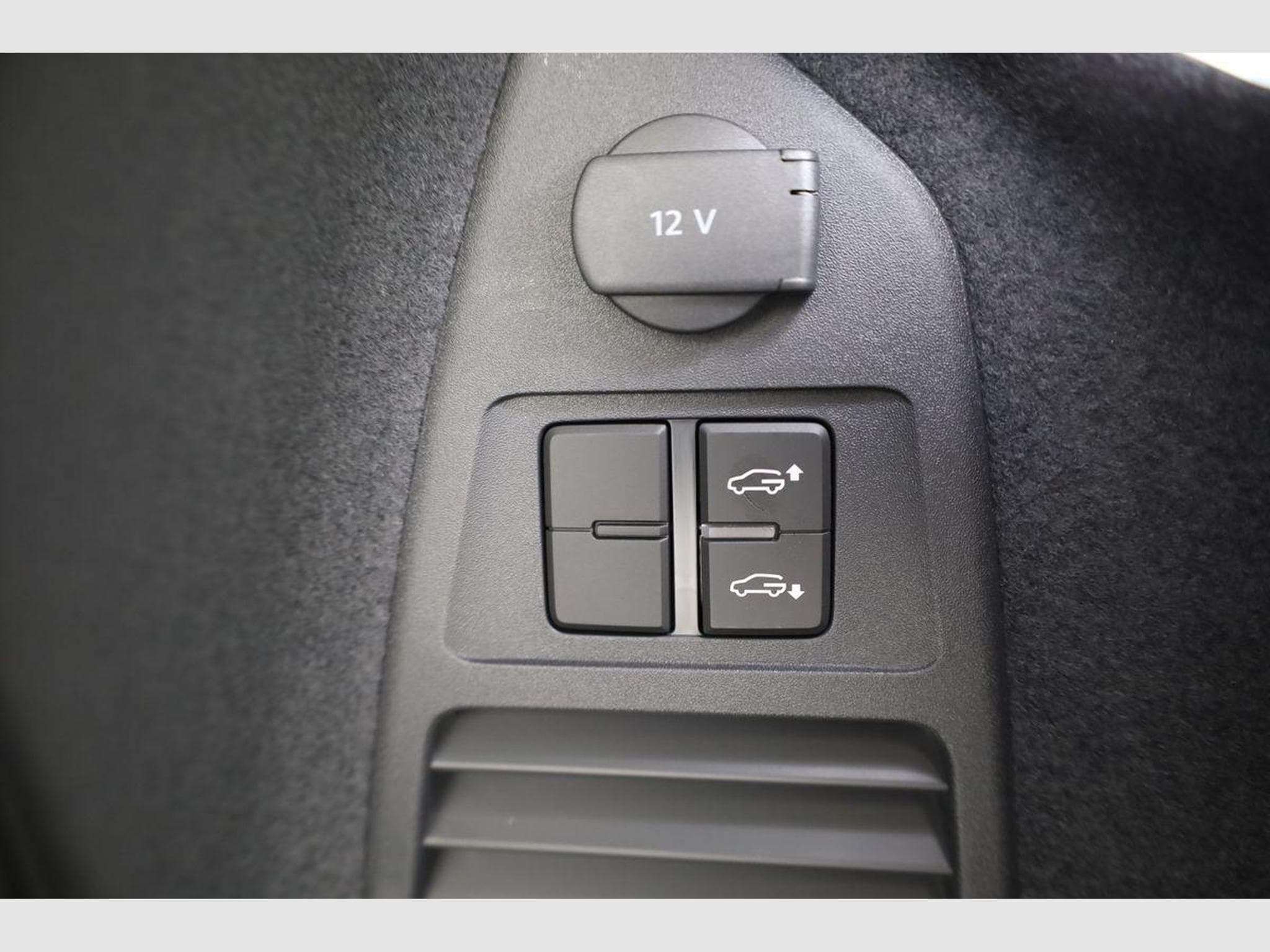 VW Touareg 3.0 TDI 210 kW 4Motion R-Line (2025) - Photo 14