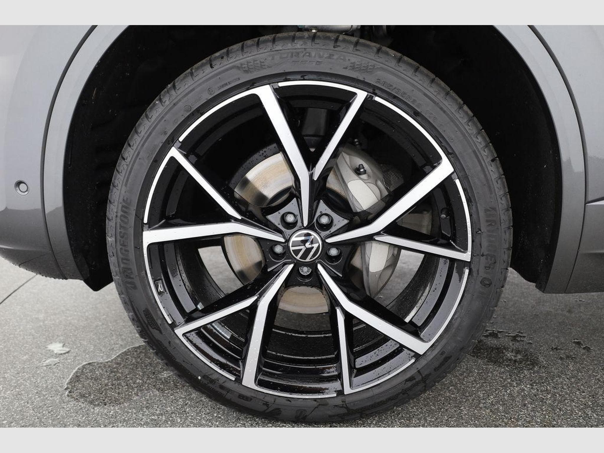 VW Touareg 3.0 TDI 210 kW 4Motion R-Line (2025) - Photo 15